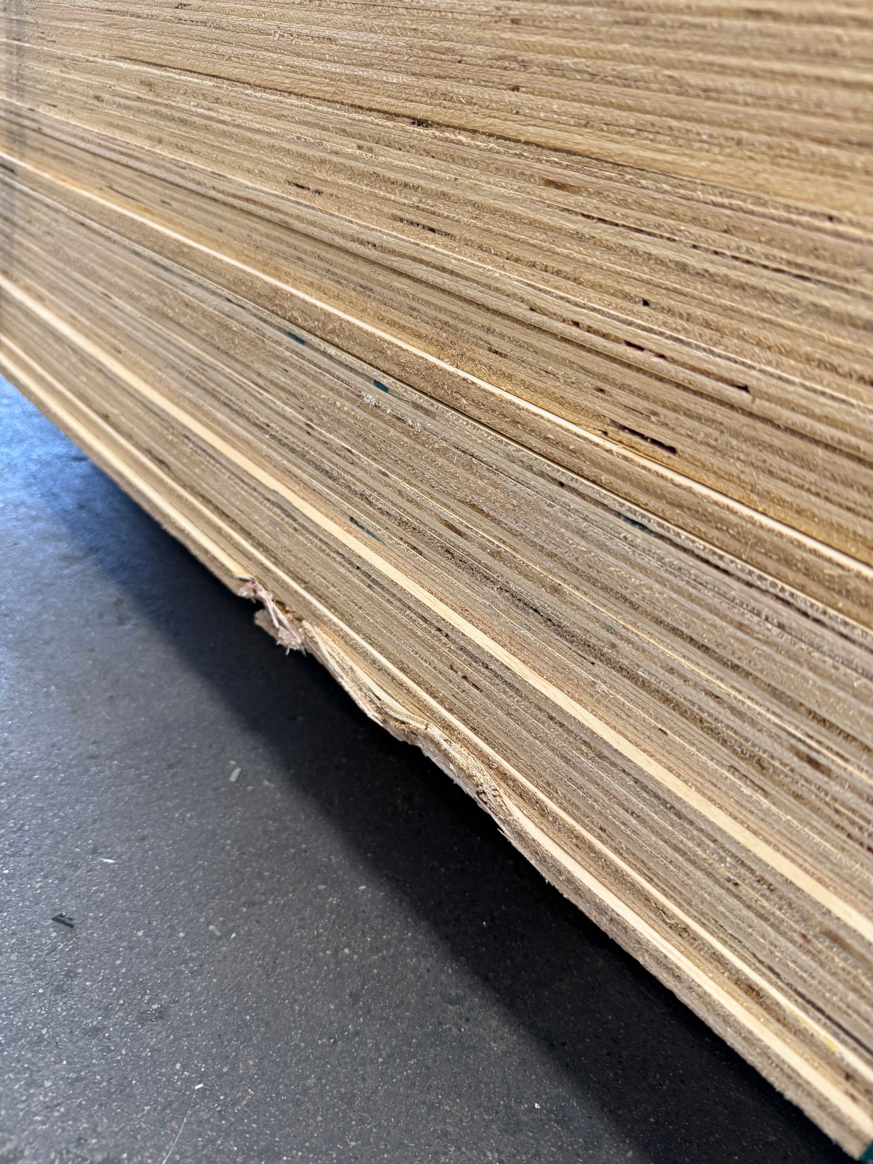 PLYWOOD SKIVOR- 12x1220x2440MM