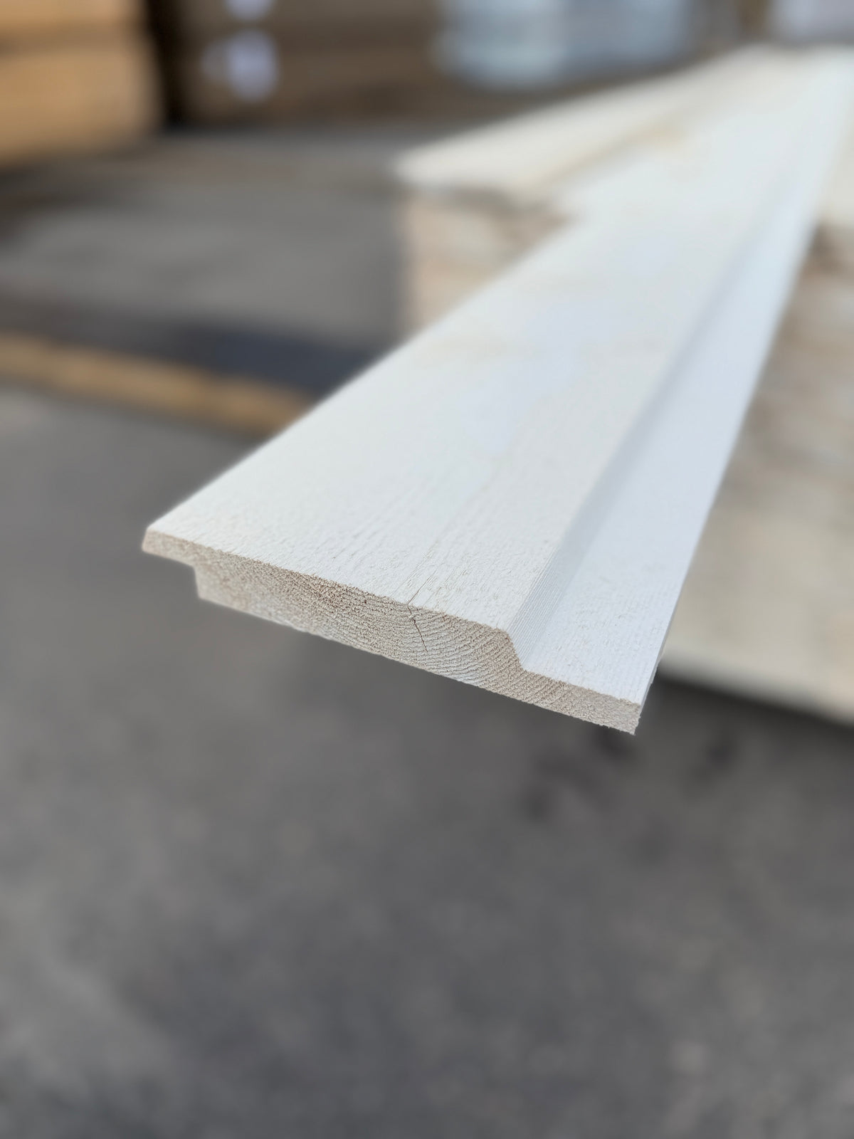 Falsad Spårpanel 22x145mm 4,50m – Grundmålad (Säljs per styck)