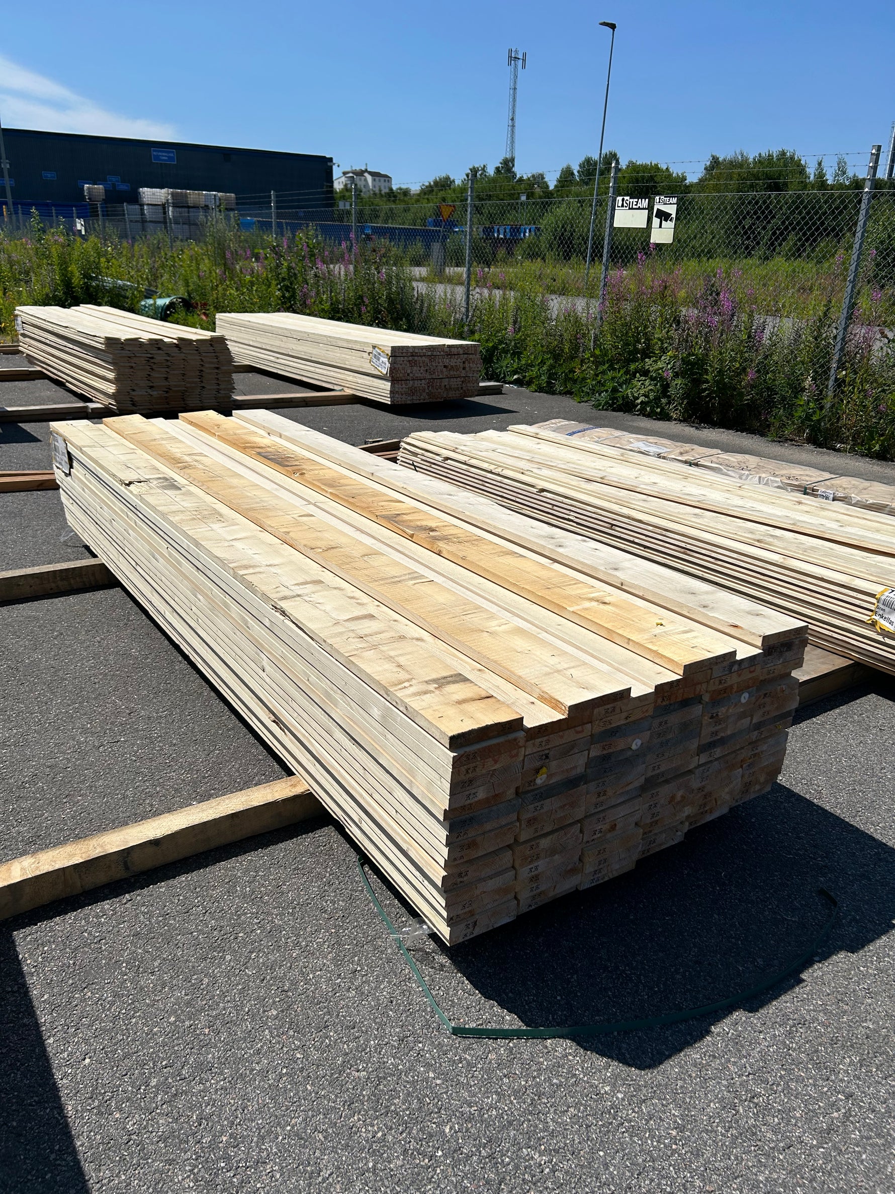 Paket Finsågade Brädor 28x170mm 100st 3.30m Obehandlade