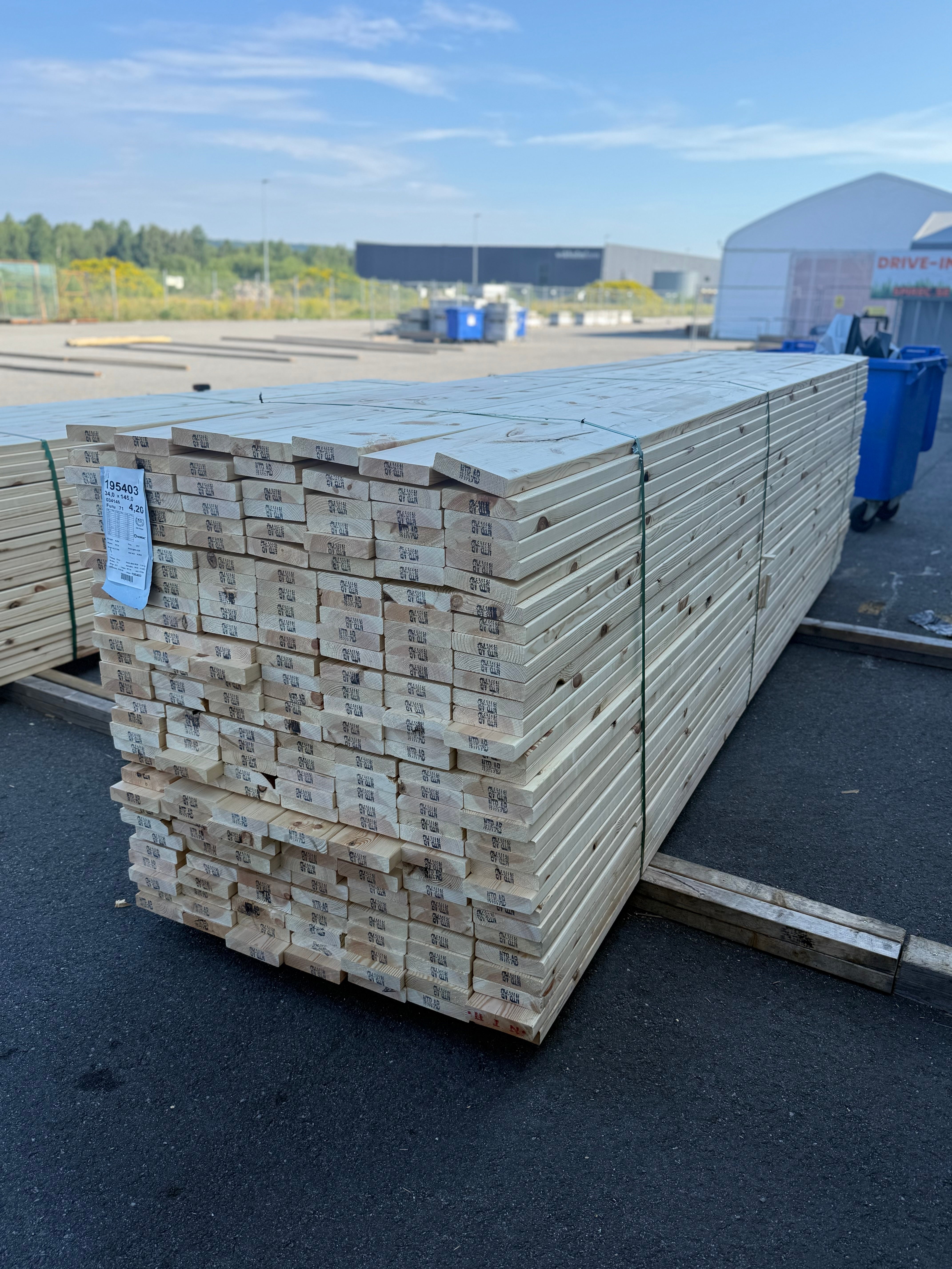 Hyvlad 34x145 Obehandlad Furu (Sekunda)