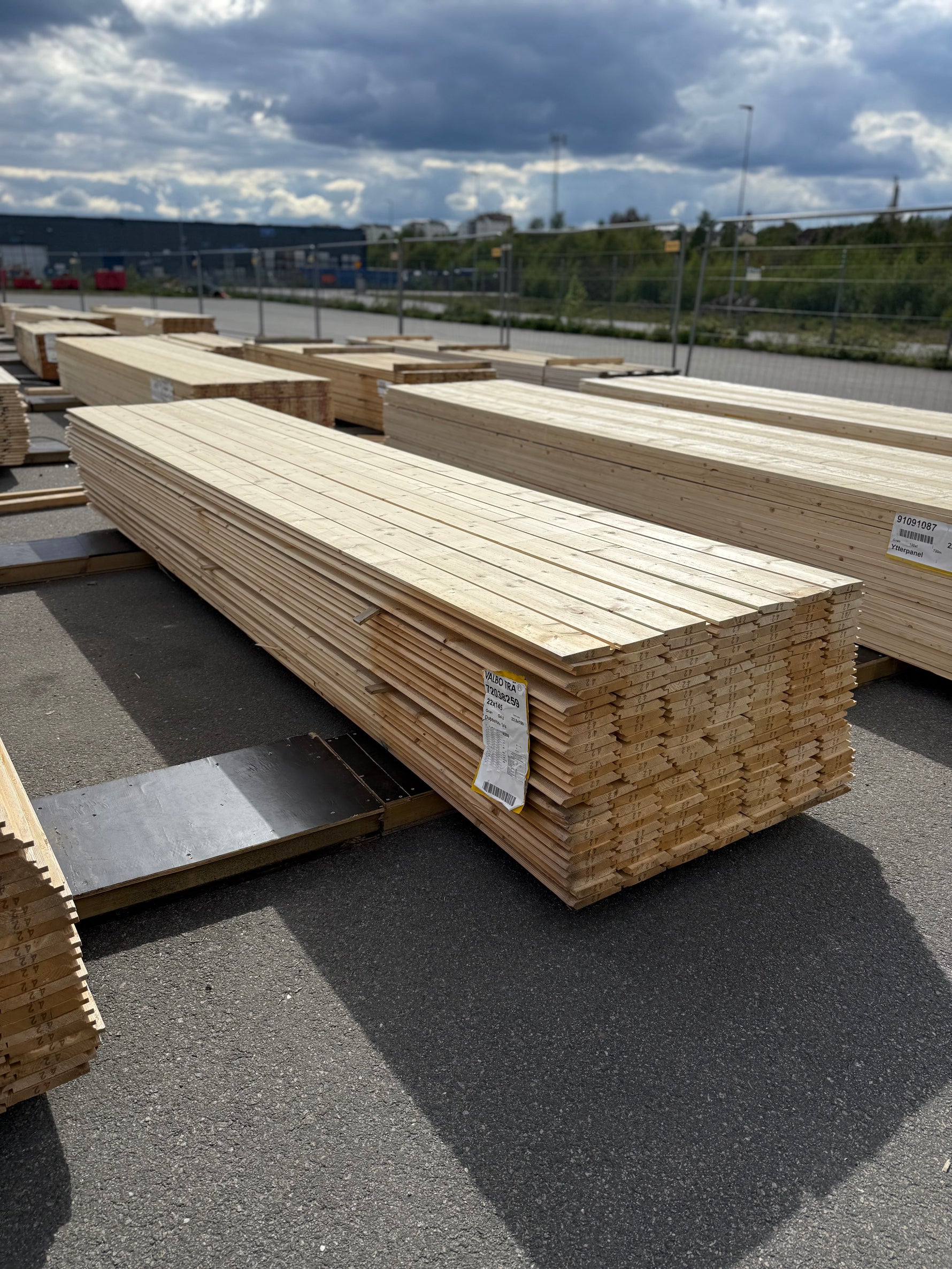 Paket Ytterpanel Dubbelfas Fals 22x145mm 4.20m – 175st (Obehandlad)