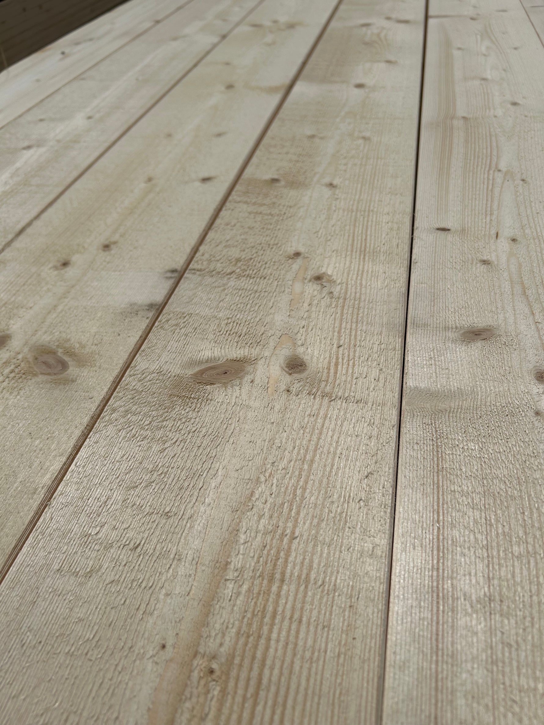 Paket Finsågade Brädor 28x170mm 3.90m 102st Obehandlade