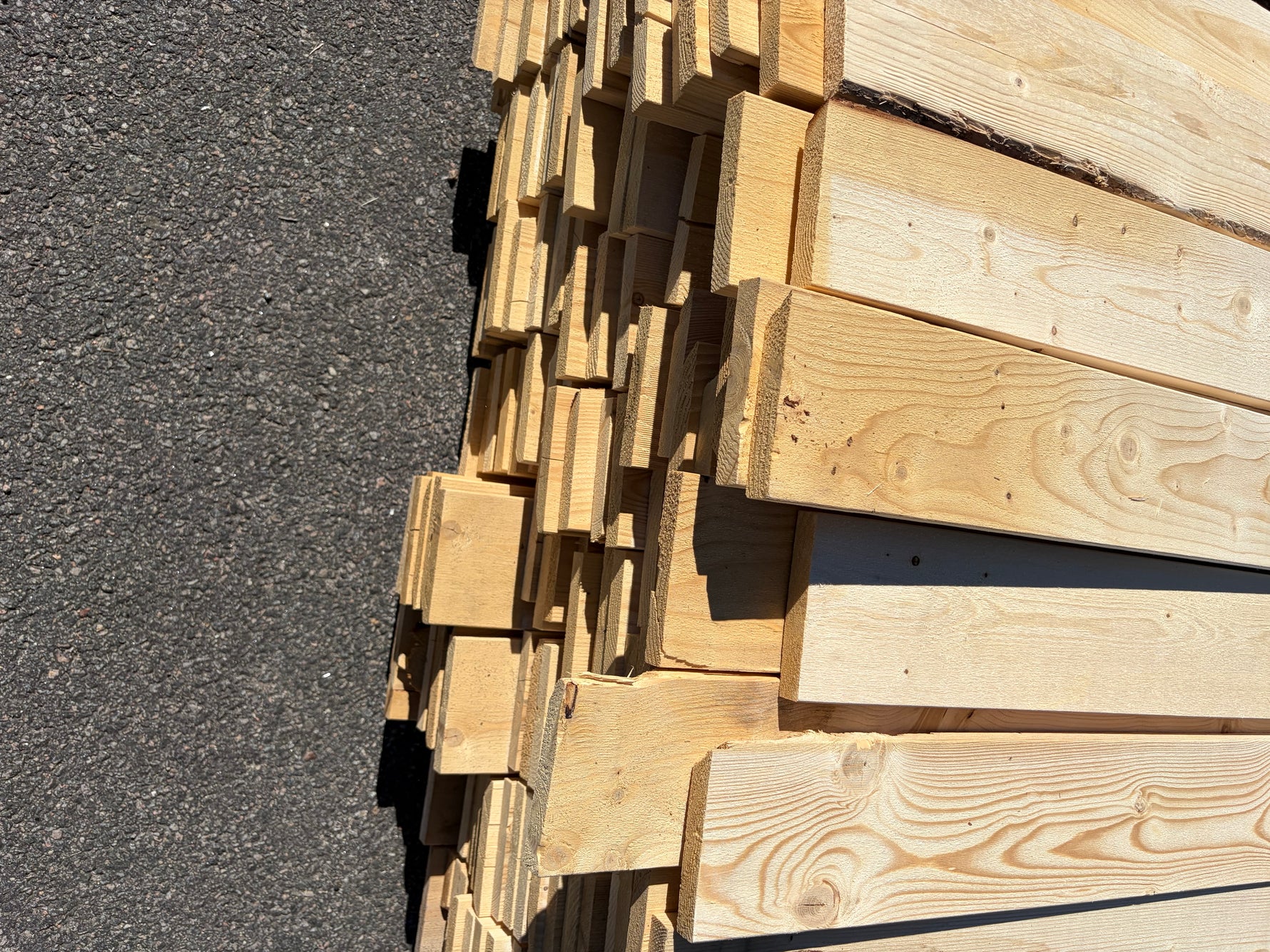 Paket Finsågade Brädor 22x120mm ca 150st- 3.00m Andra sortering