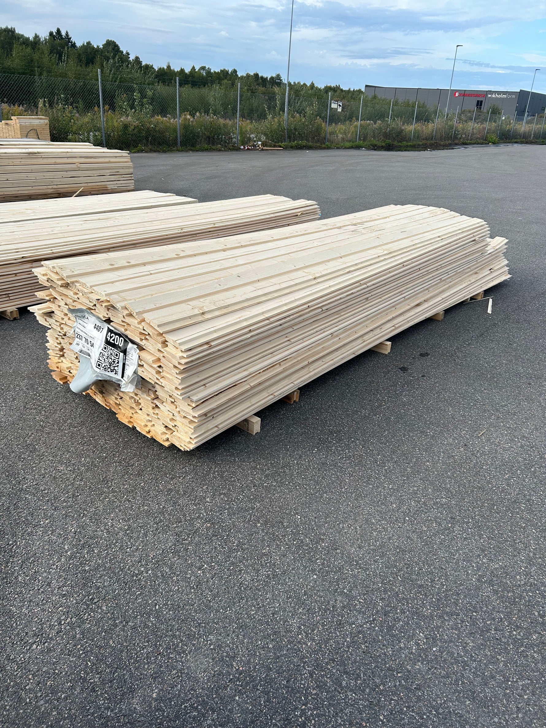Paket Spårpanel 22x120 mm – 3,60–4,20 m (Andra sortering)