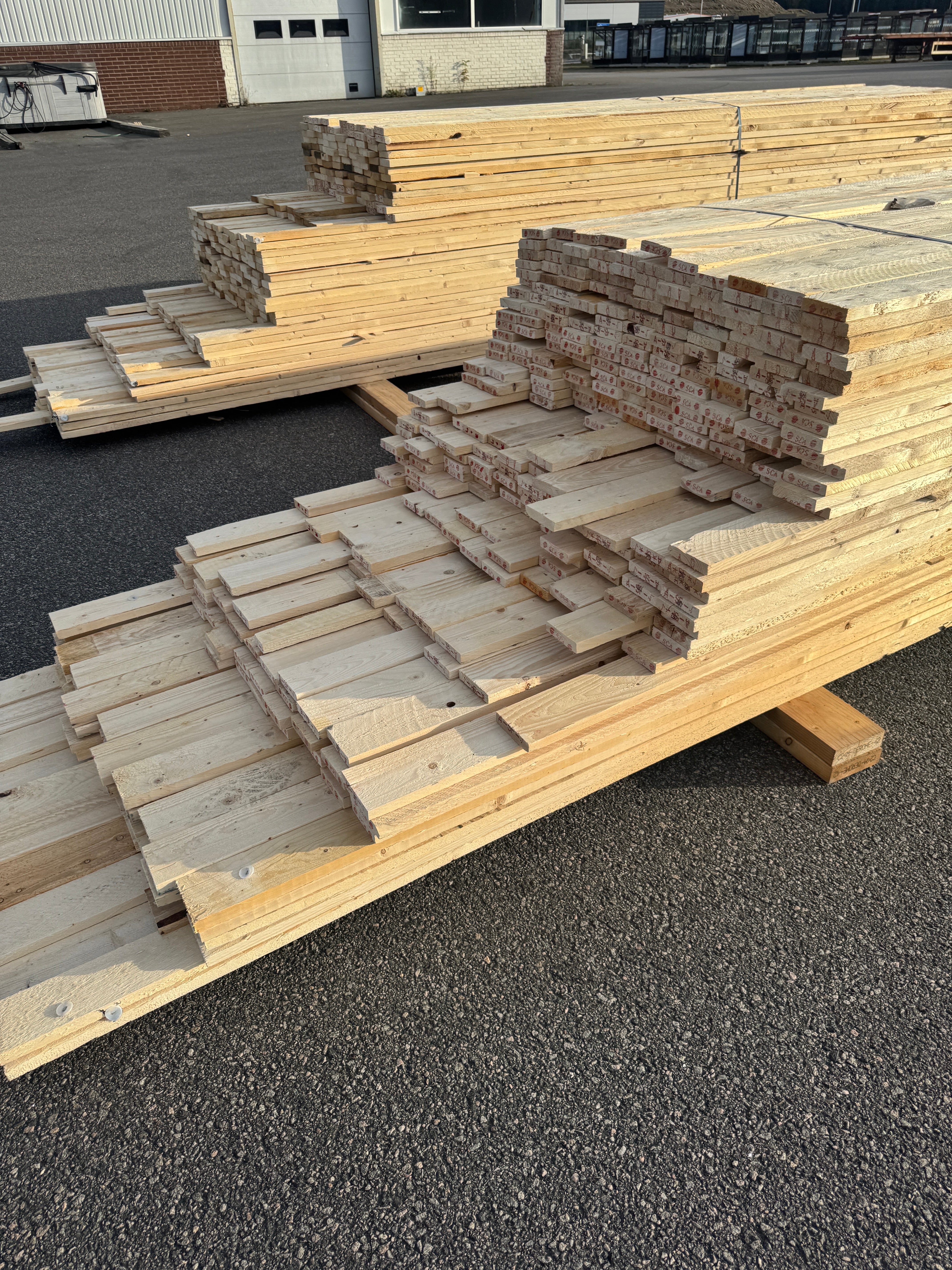 Paket Brädor 22x100mm Råsågad – 365 st (3,6–5,4 m, gran, obehandlad)