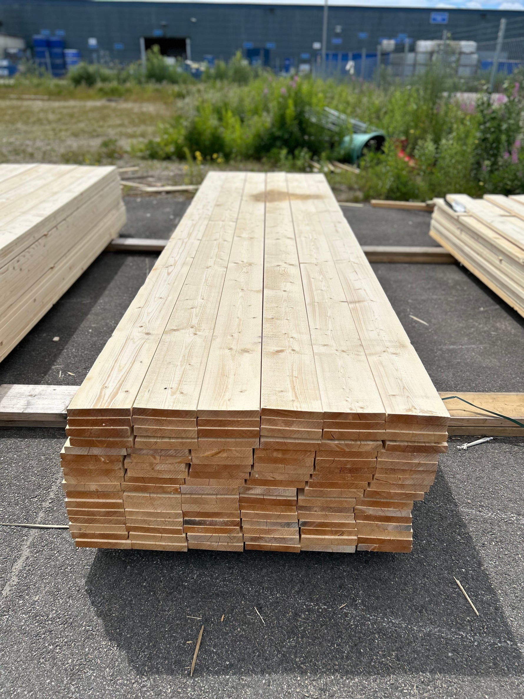 Paket Finsågade Brädor 28x170mm 3,90m 102st- Obehandlade