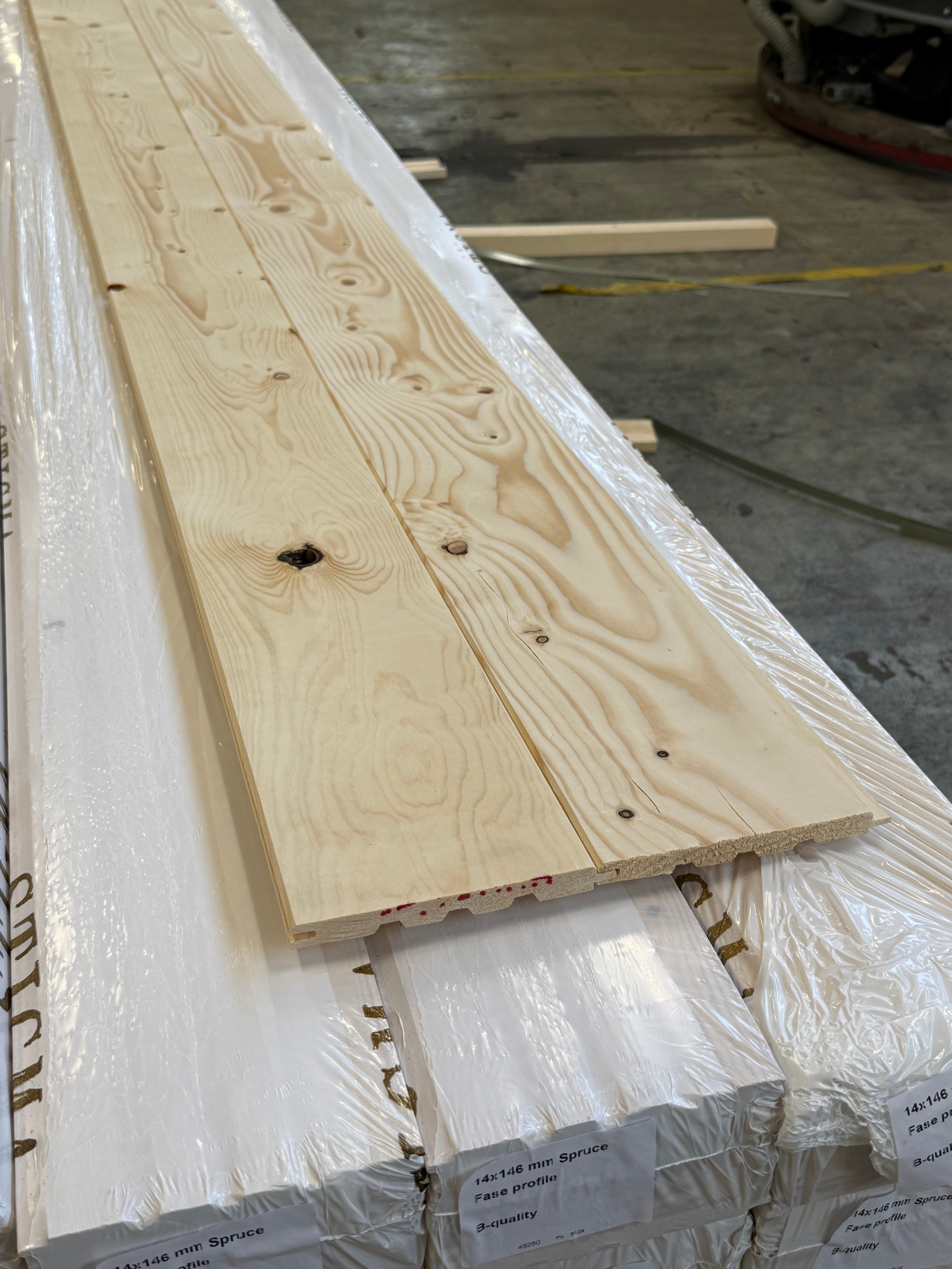 Innerpanel Fasspont 13,5x145mm – B-sortering (Gran, Obehandlad)