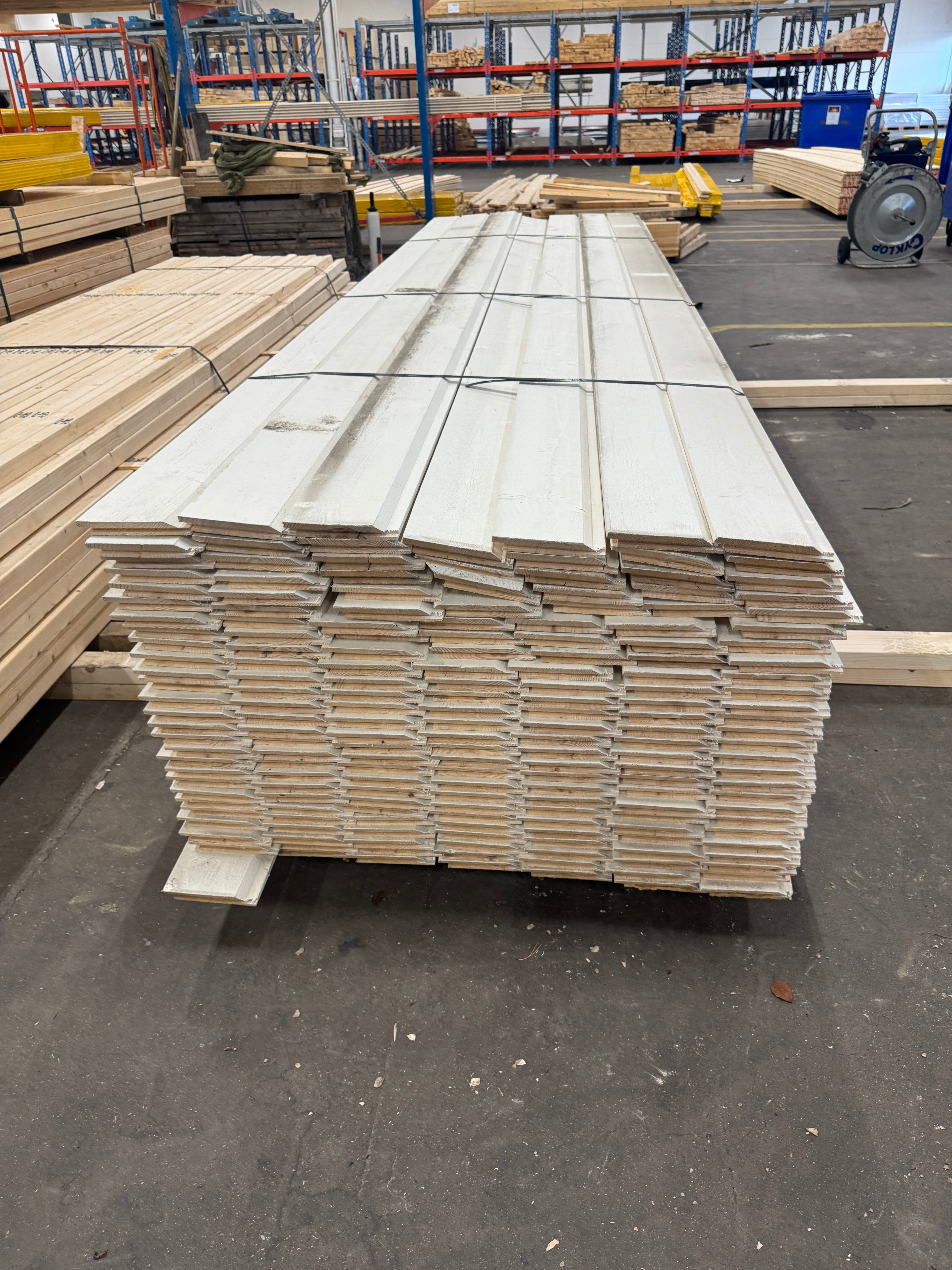 Paket Ytterpanel Enkelfas Halvspont Ändspont 22x145mm – 184 st