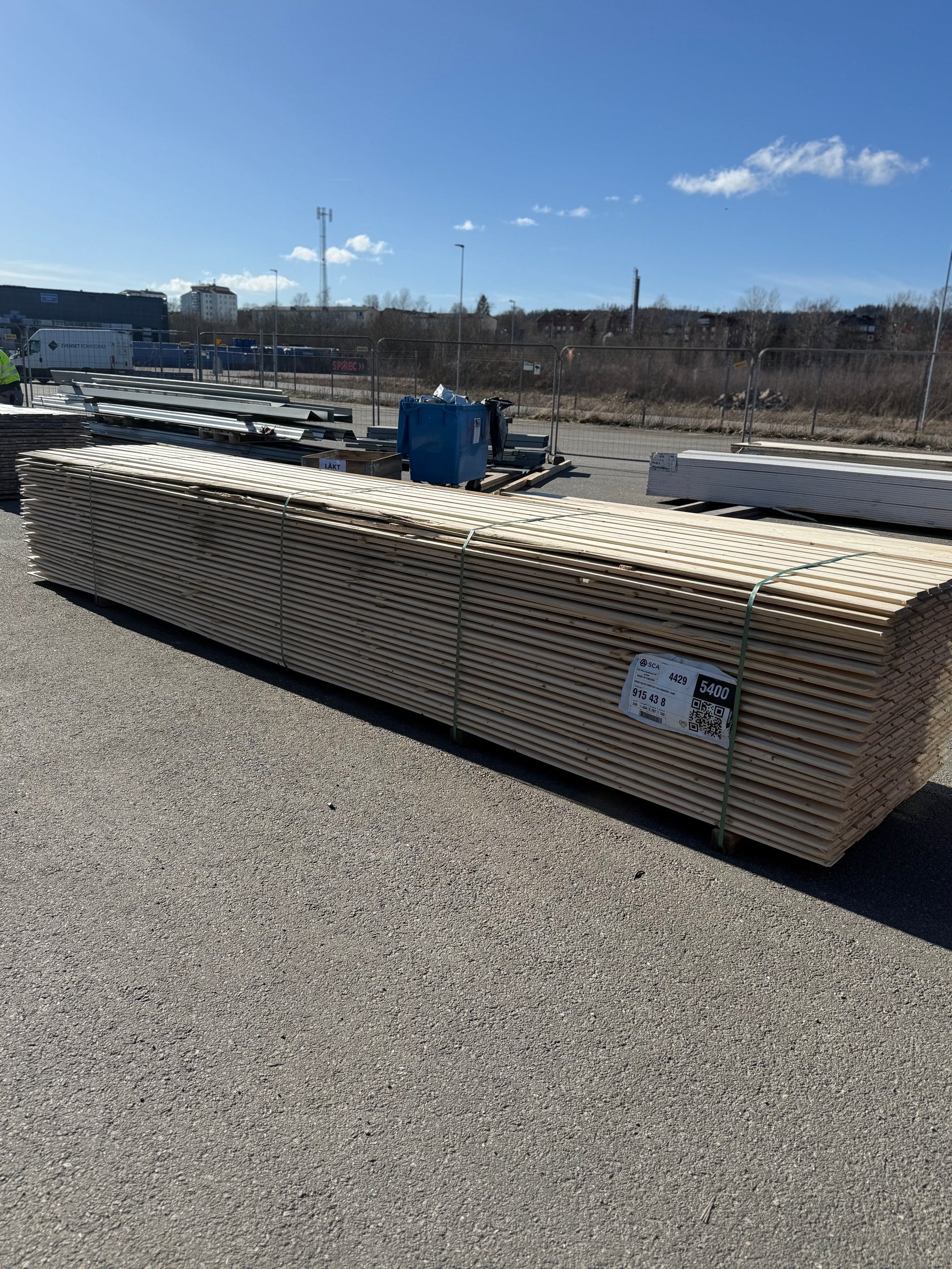 Paket Ytterpanel Enkelfas Fals 22x120mm – 260 st 5,40 m Obehandlad Gran - Spirec