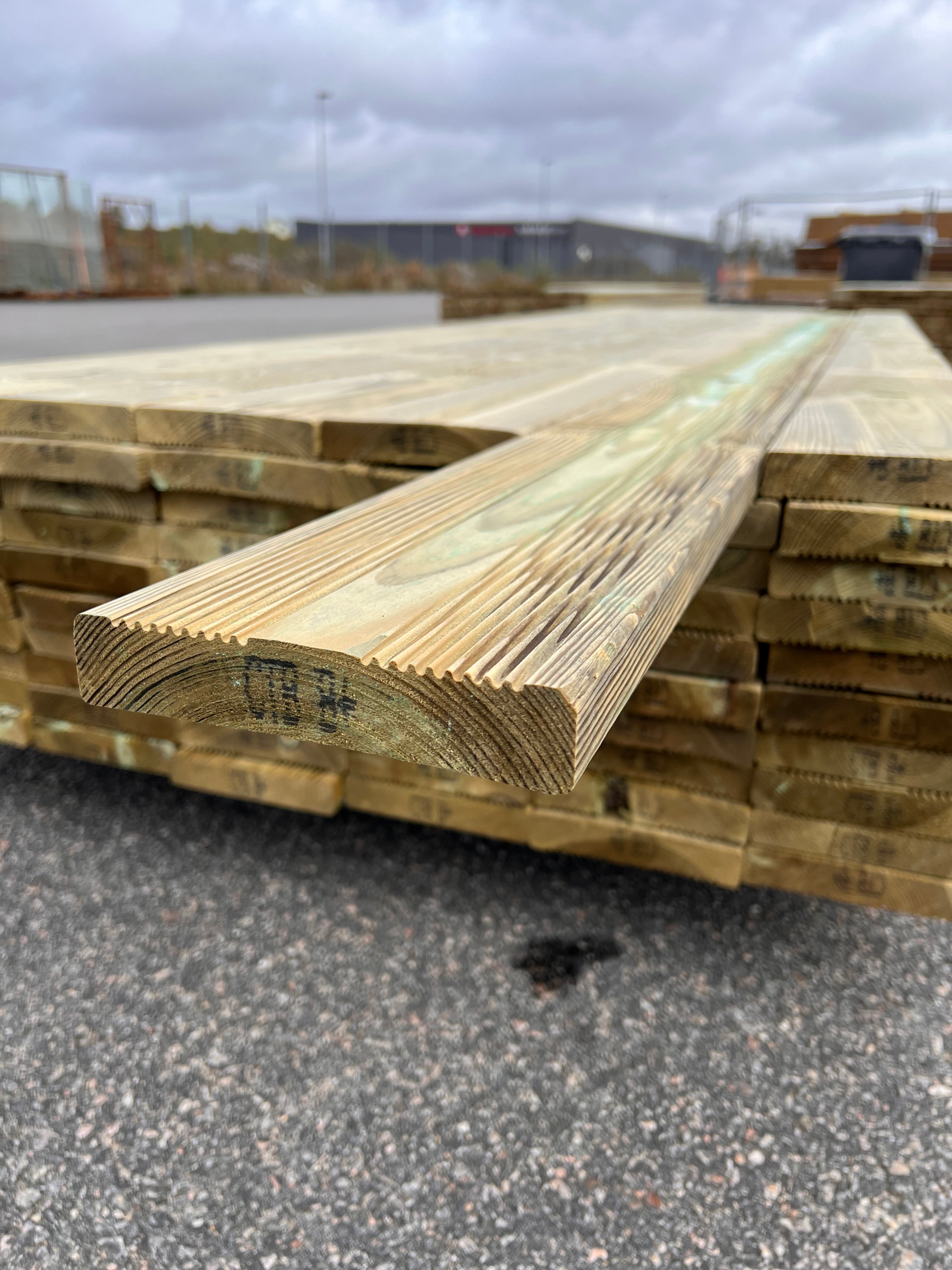 Paket Tryckimpregnerad Trall 27x145 Rillad 70st, 3.60m (B-Sortering)