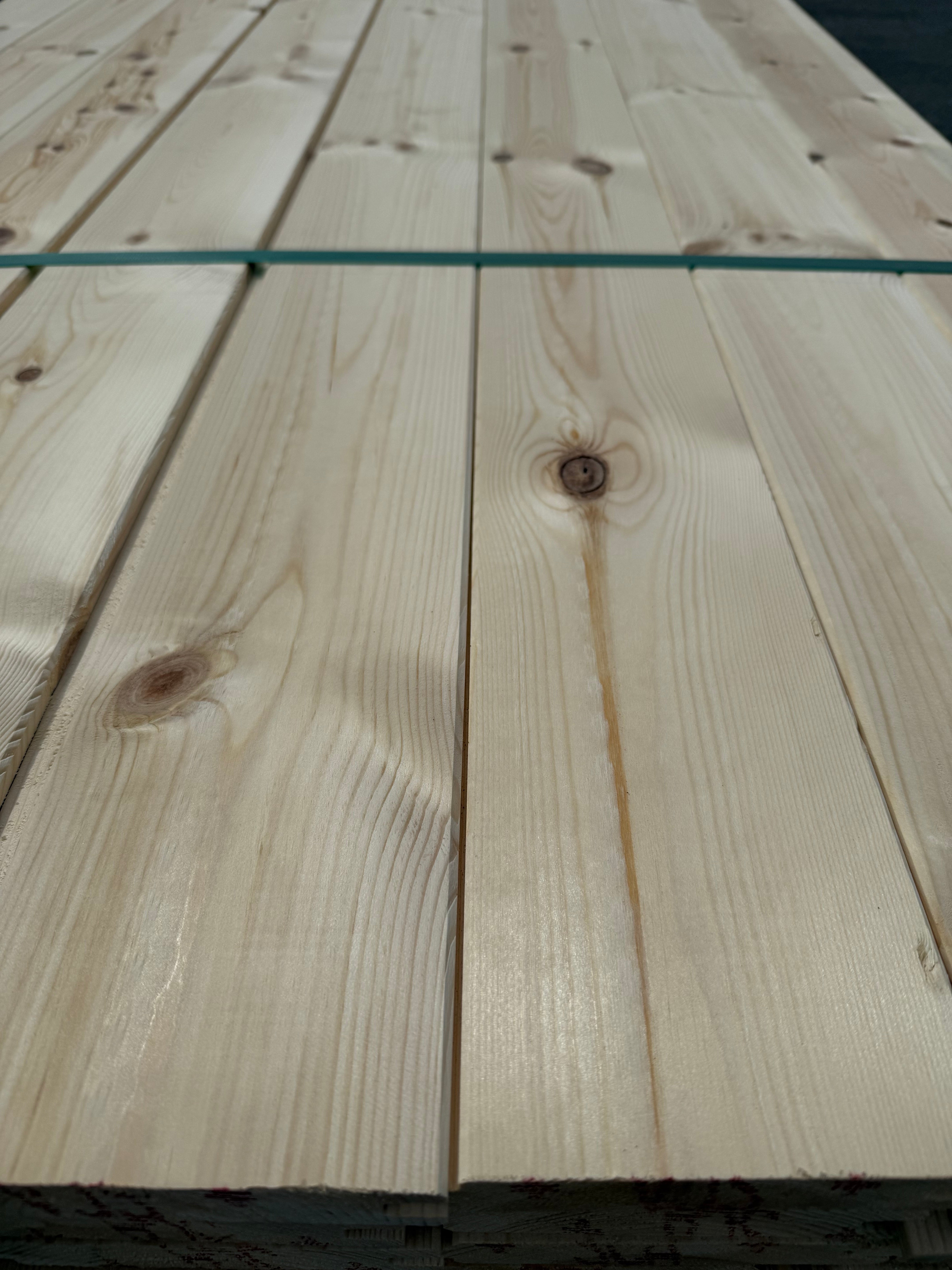 Paket Spontad Panel Hyvlad- 27x145mm 3.90m 128st Obehandlad