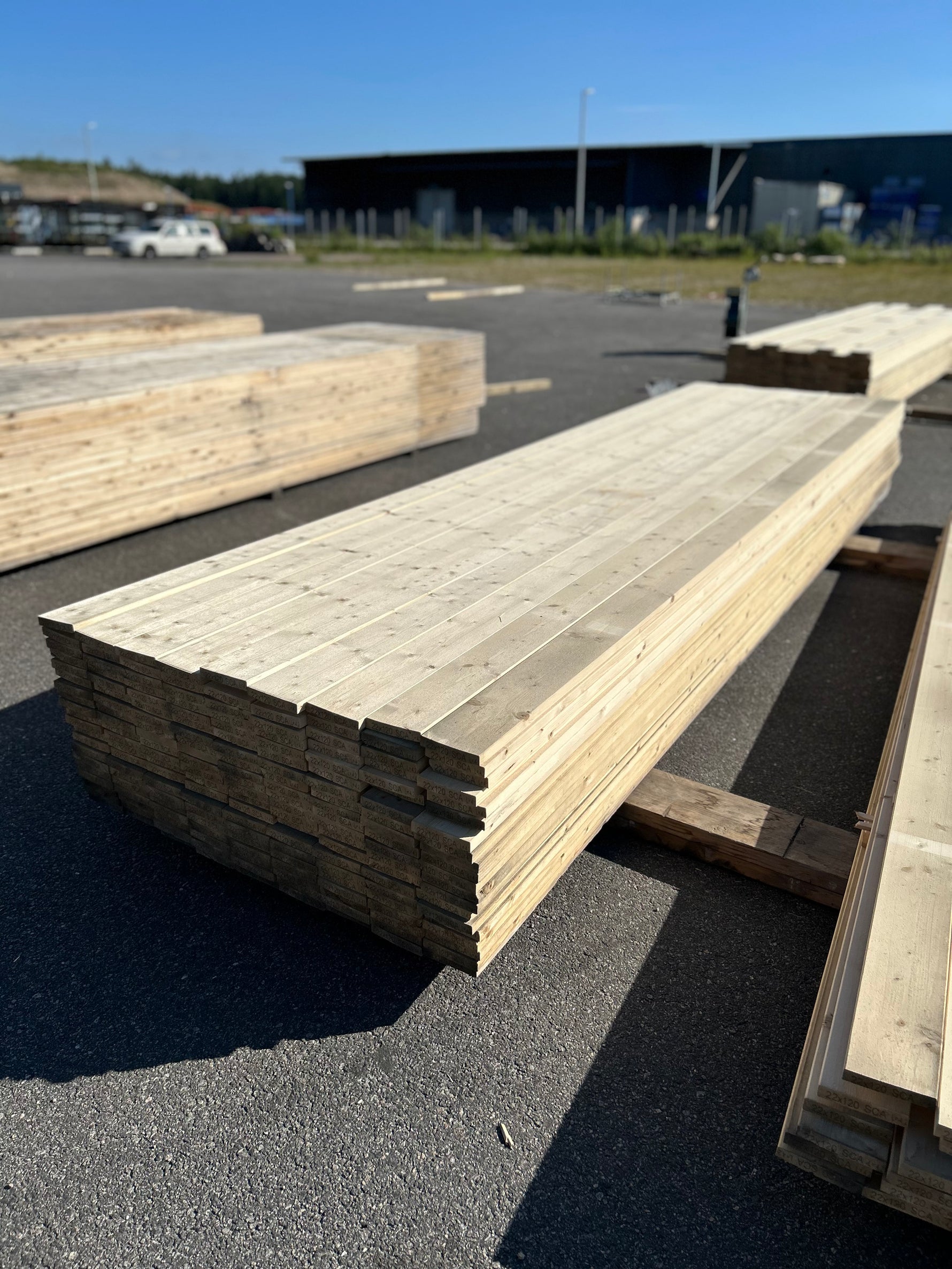 Paket Finsågade Brädor 22x120mm, 180st 4.20m- Väderbitet