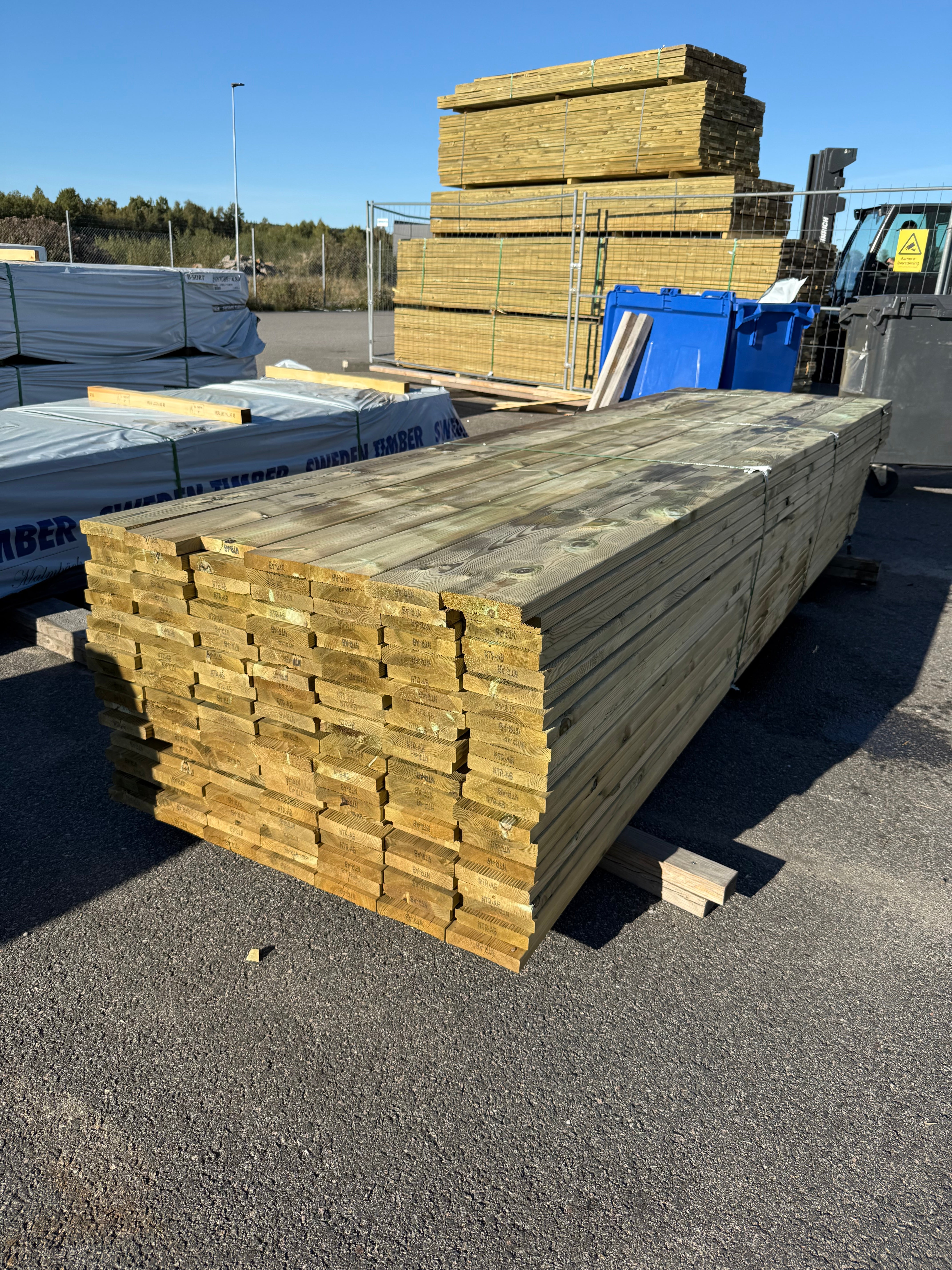 Paket Rillad Trall 28x145mm – 147 st (3,60 m, furu, NTR AB, B-sort)