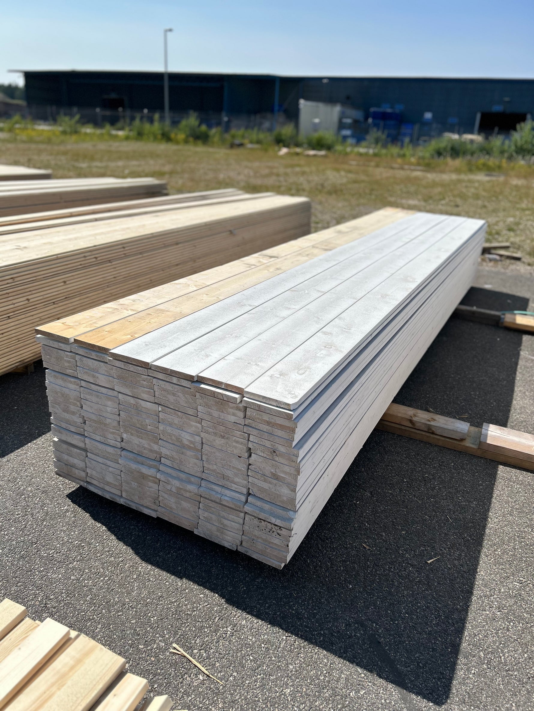 Paket Finsågade Brädor 22x170mm 4.80m 156st Mellanstruken