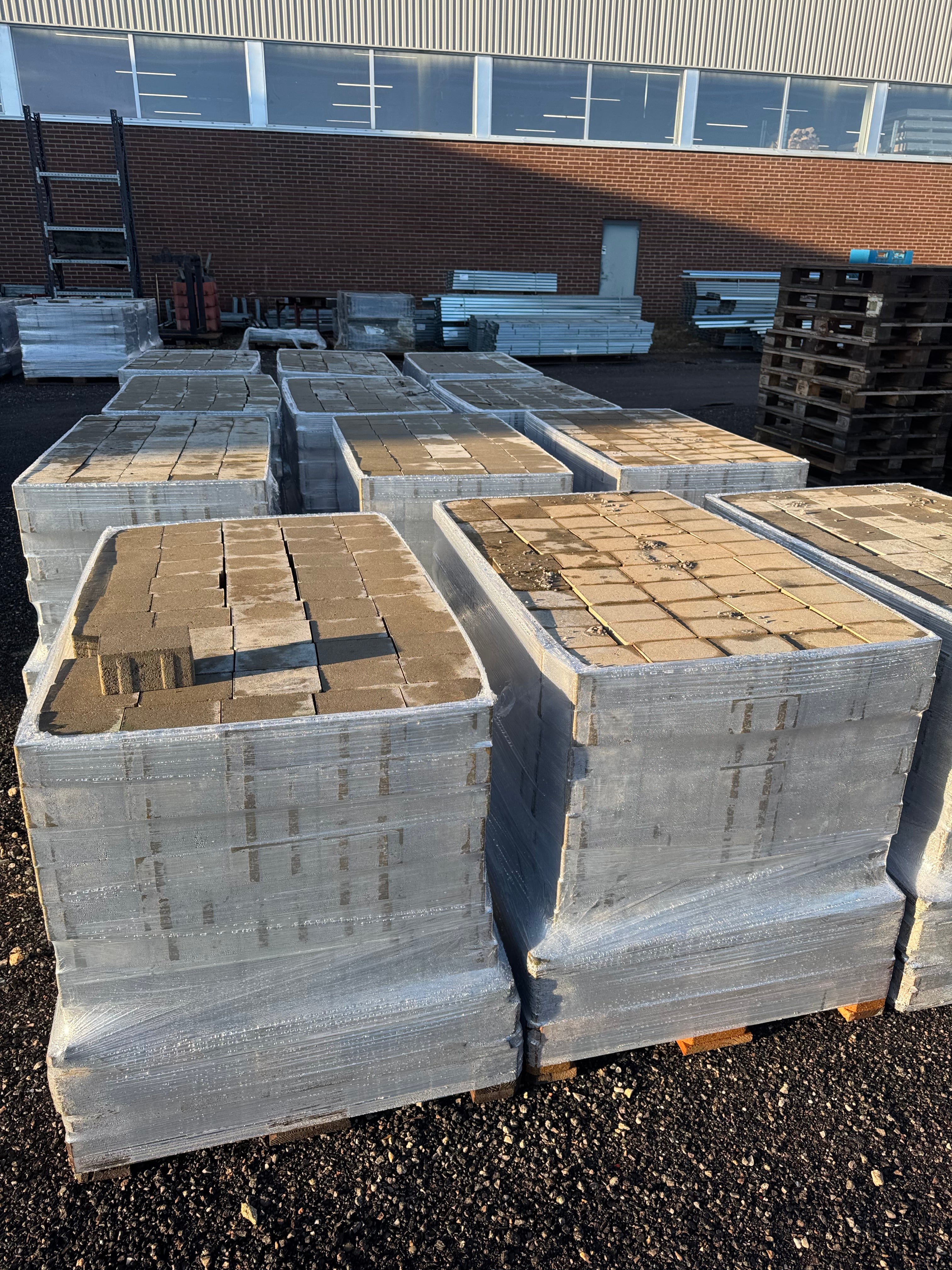 Scala 105x140x70 mm – Naturgrå 170 kr/kvm (2,5 kr/sten)