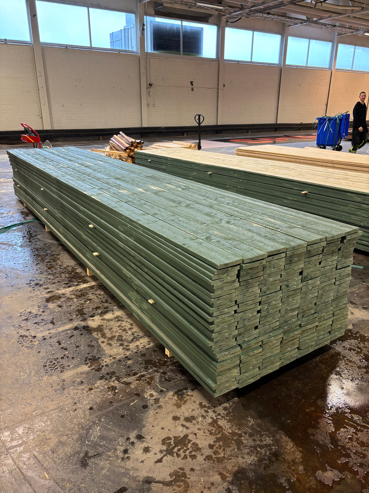 Paket Finsågade Brädor 22×145 mm Mellanstrukna 5,40 m – 210 st