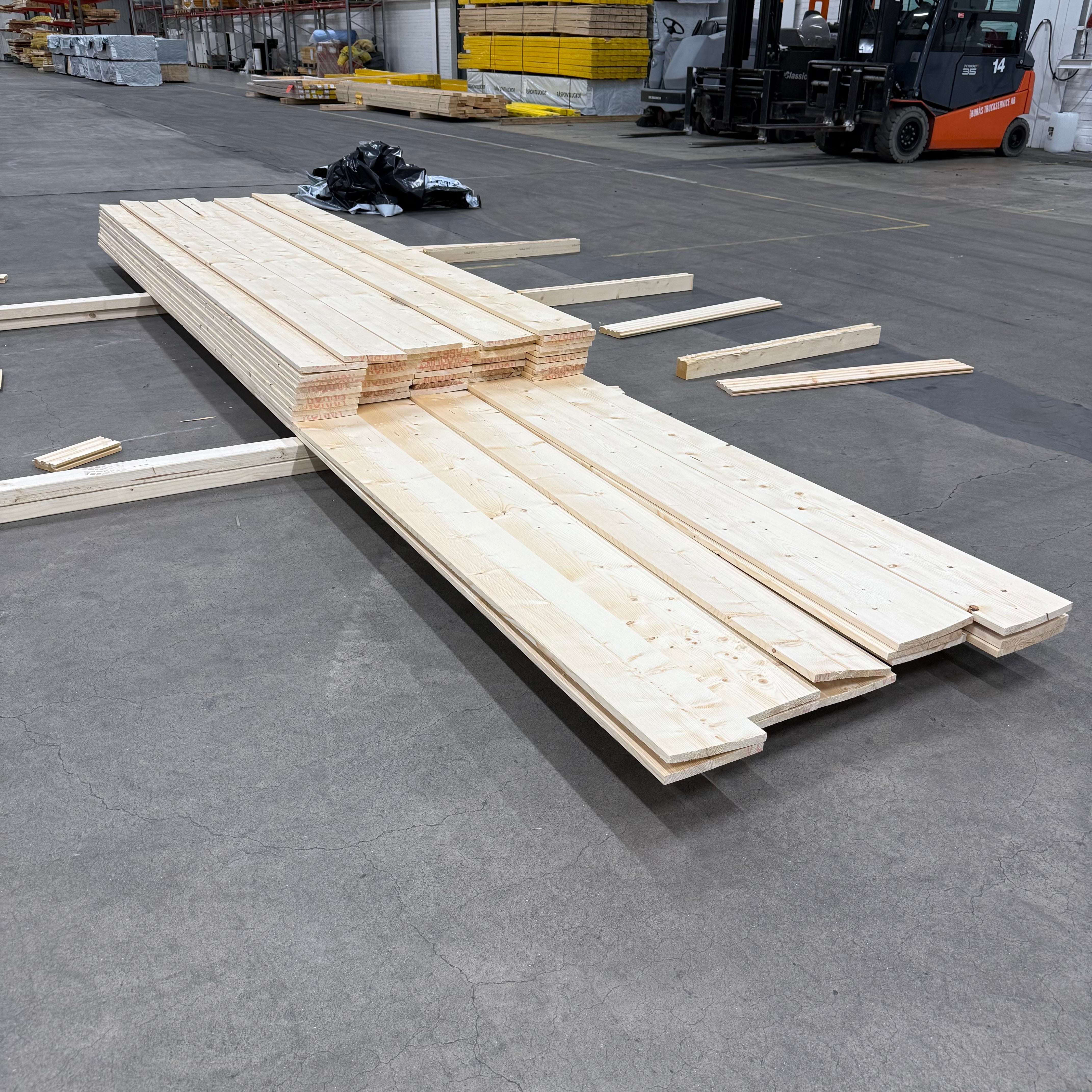 Paket Hyvlade Brädor 18x195mm – 56 st (3,3–5,5 m, gran, utskott)