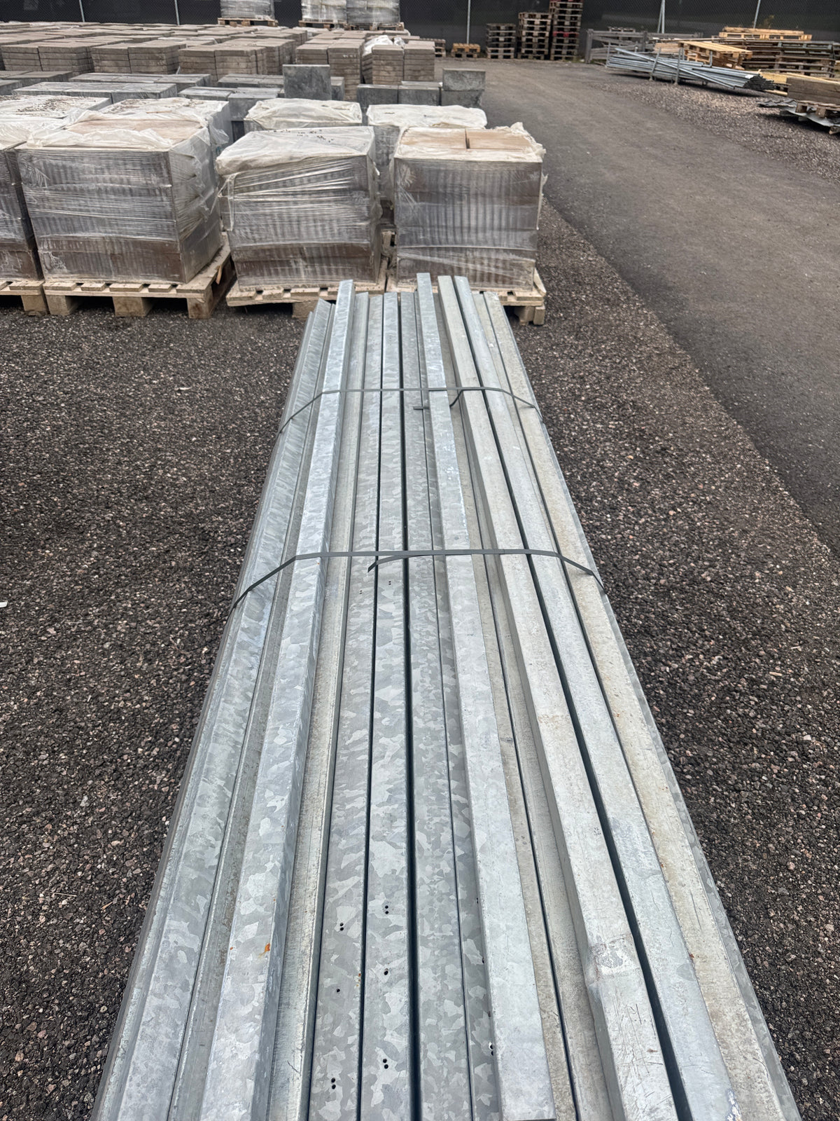 Pall Galvade Fyrkantsrör 50x50mm – 2,76m – ca 75st