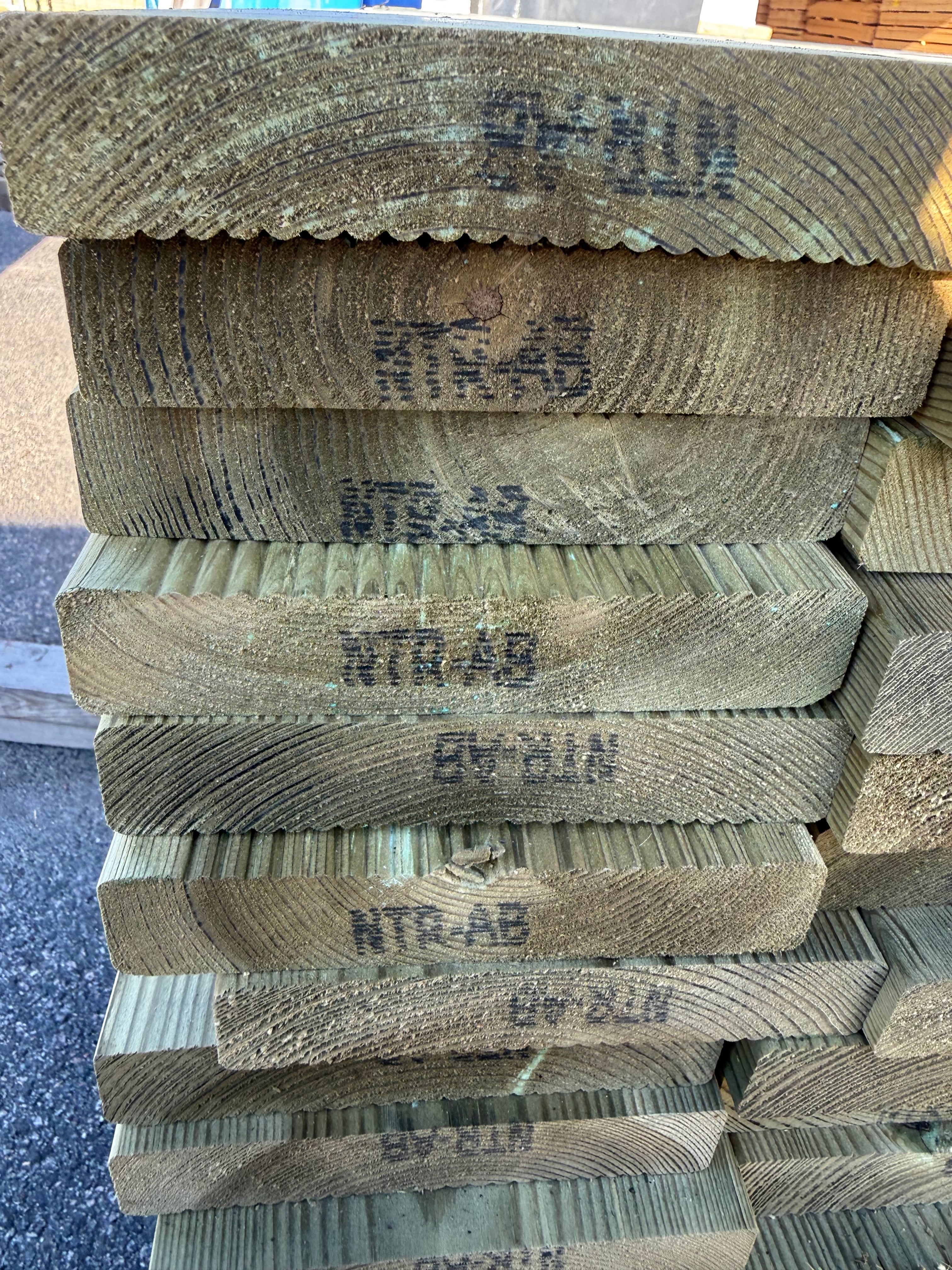 Paket Rillad Trall 28x145mm – 147 st (3,60 m, furu, NTR AB, B-sort)