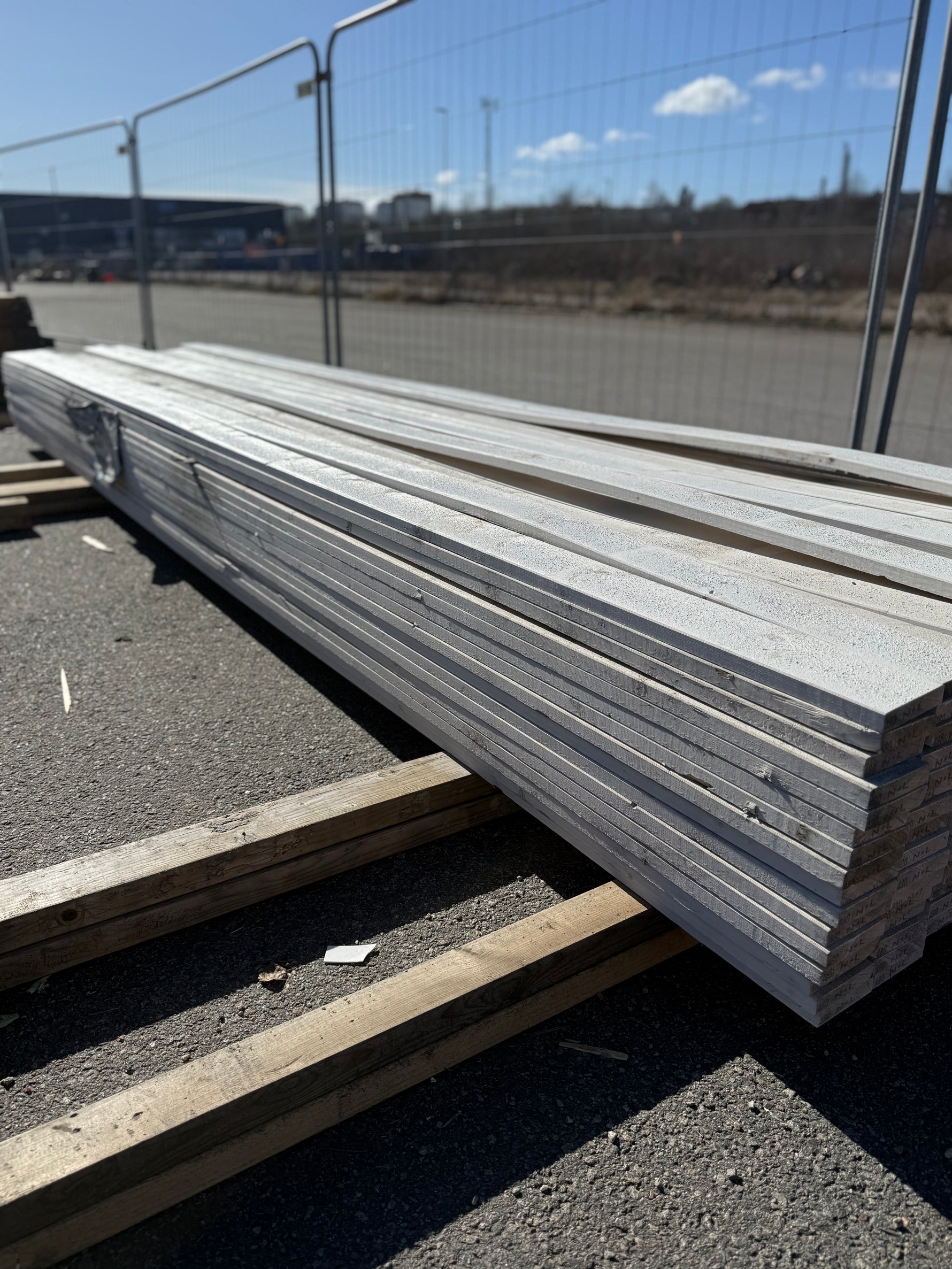 Paket 22x95mm mellan vit 4.80m 171st finsåg gran bubblig - Spirec