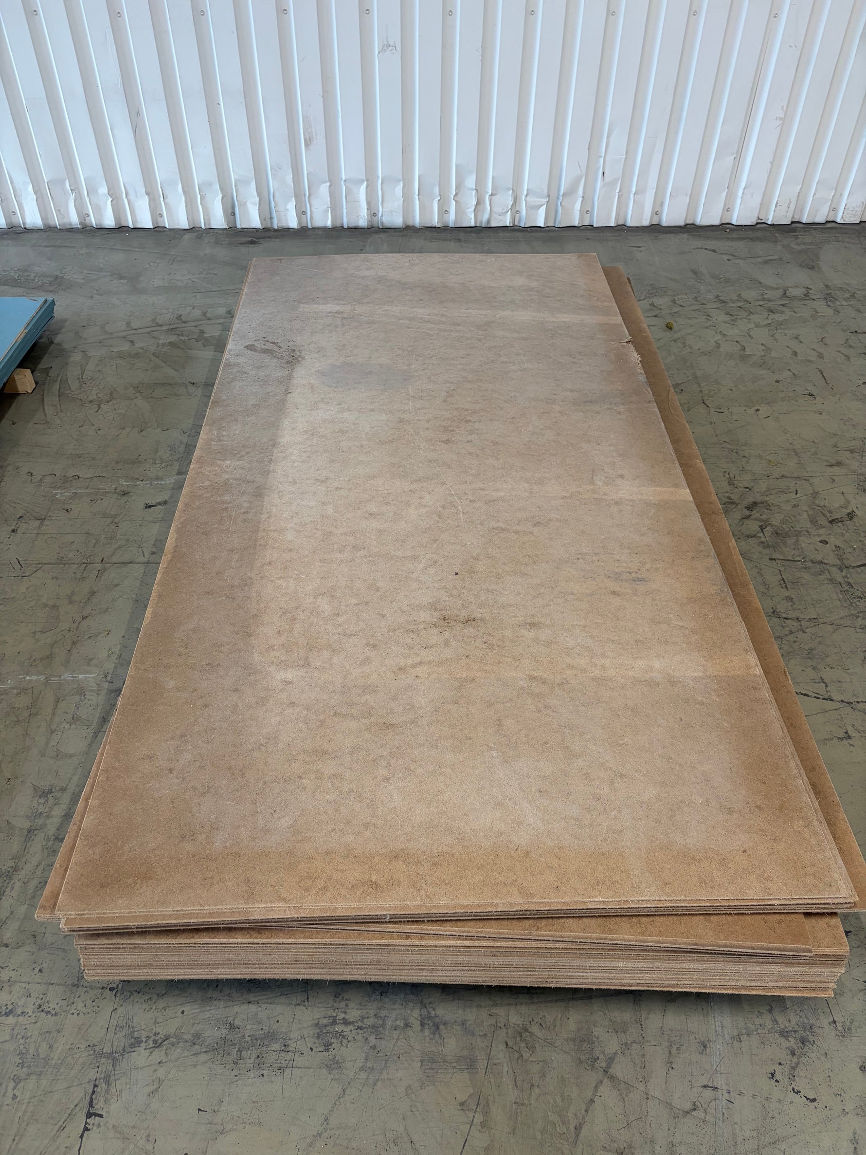 Pall Masonitskivor 2440x1220x3mm – ca 65st