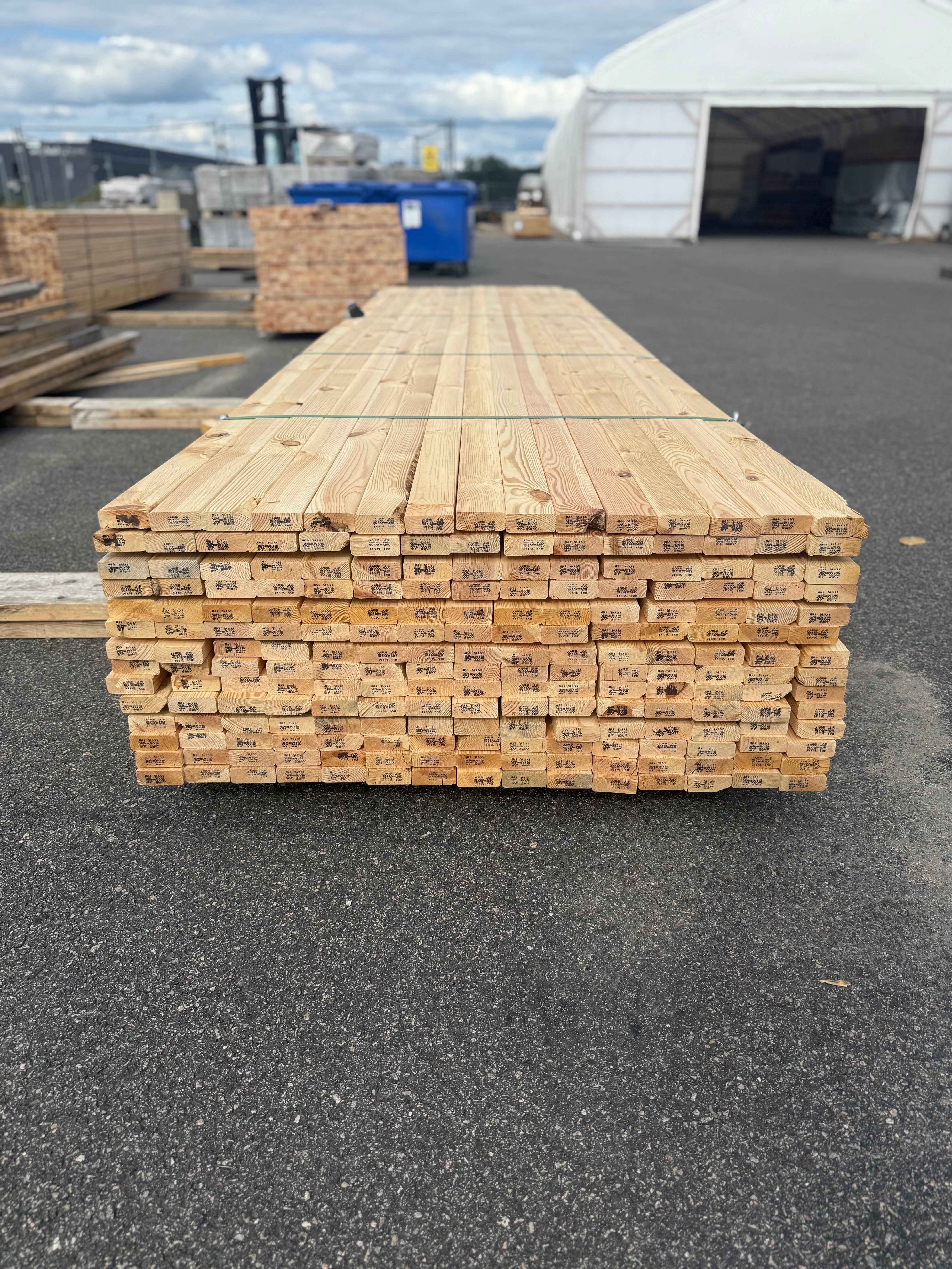 Paket 28x70mm, 4.20m 210st furu