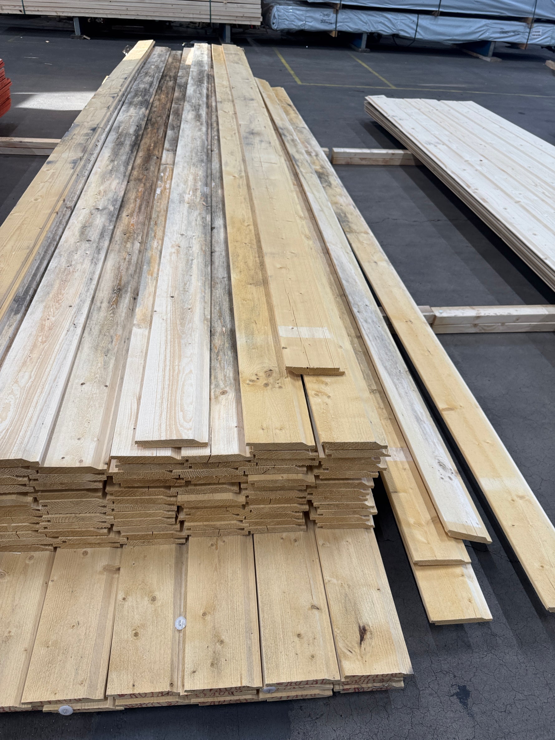 Paket Ytterpanel 22x145mm 4,80–5,40m – 110 st Vattenskadat