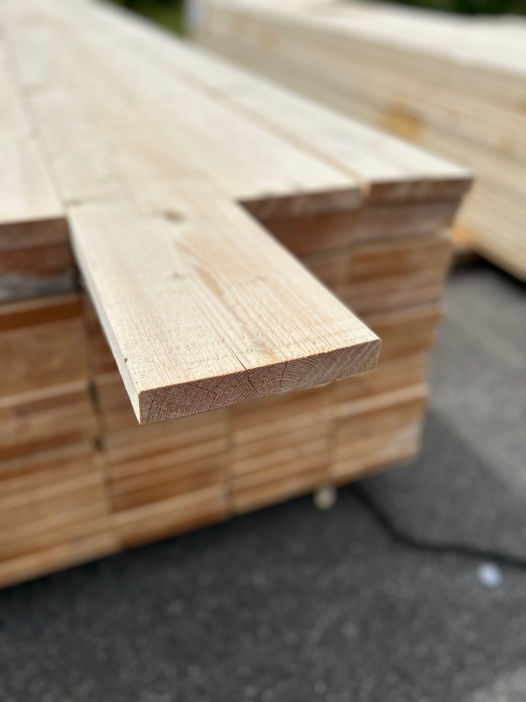 Paket Finsågade Brädor 28x170mm 3.90m 102st Obehandlade