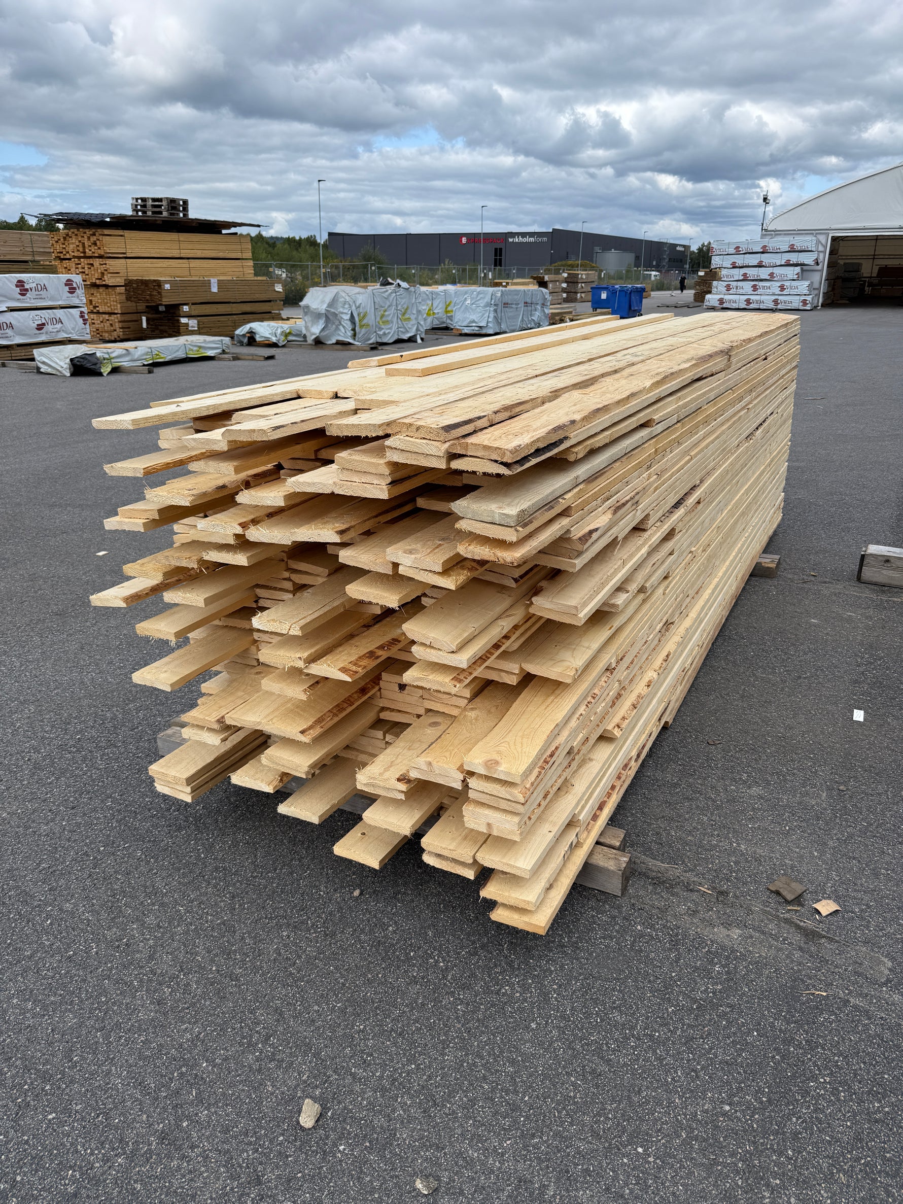 Paket Råsågade Brädor 22×125 mm – 411 st (2,40-3,90m)