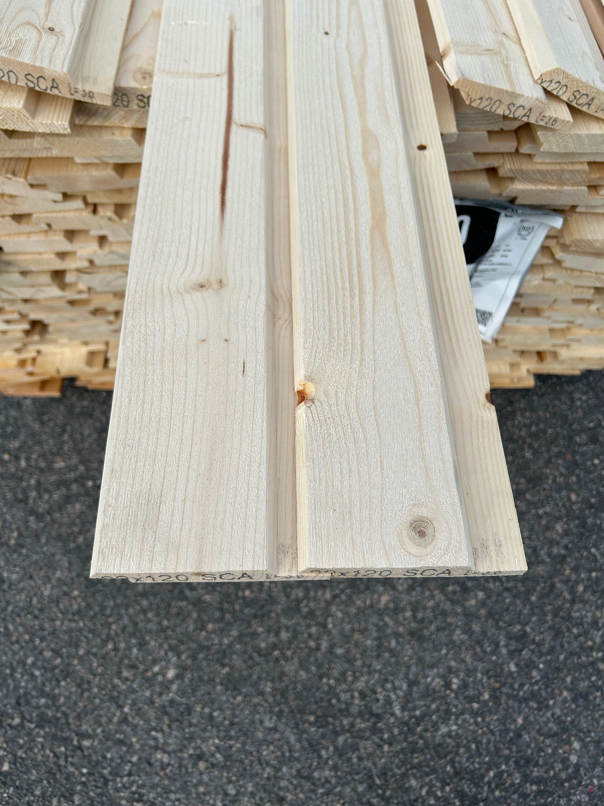 Paket Spårpanel 22x120 mm – 3,60–4,20 m (Andra sortering)