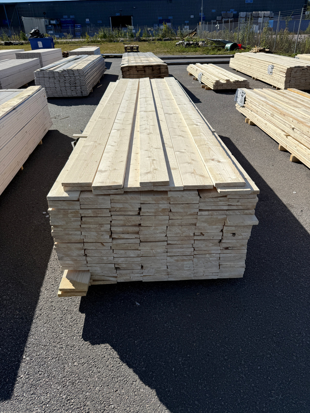 Paket Finsågade Brädor 22x145mm 3,60–4,20m 180st (Andra Sortering)