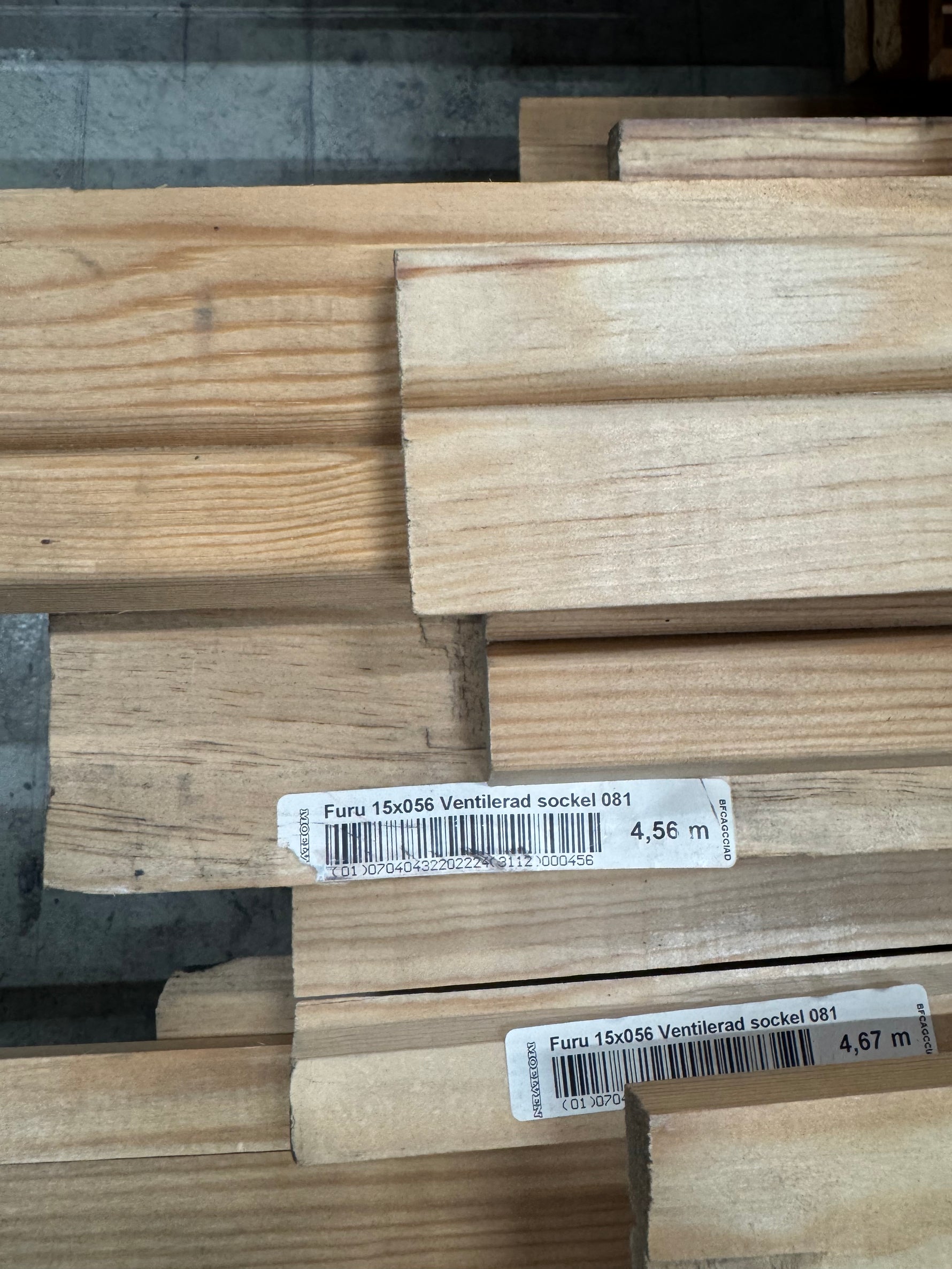 Paket Ventilerad Sockel 15x56mm – ca 301 lpm Furu Obehandlad