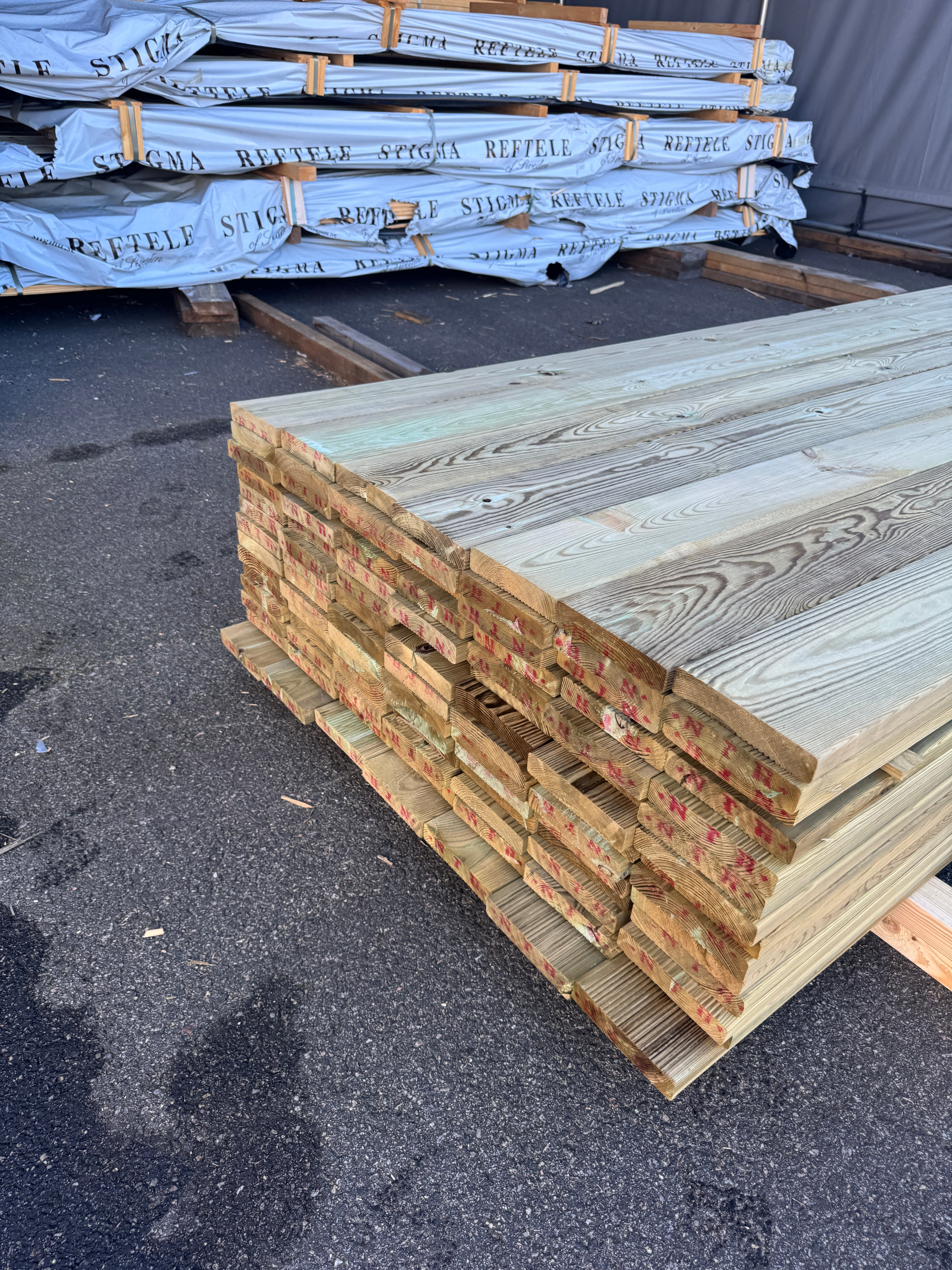 Paket Rillad Trall 28x145mm – 91 st (3,00–3,30 m, furu, NTR AB, B-sort)