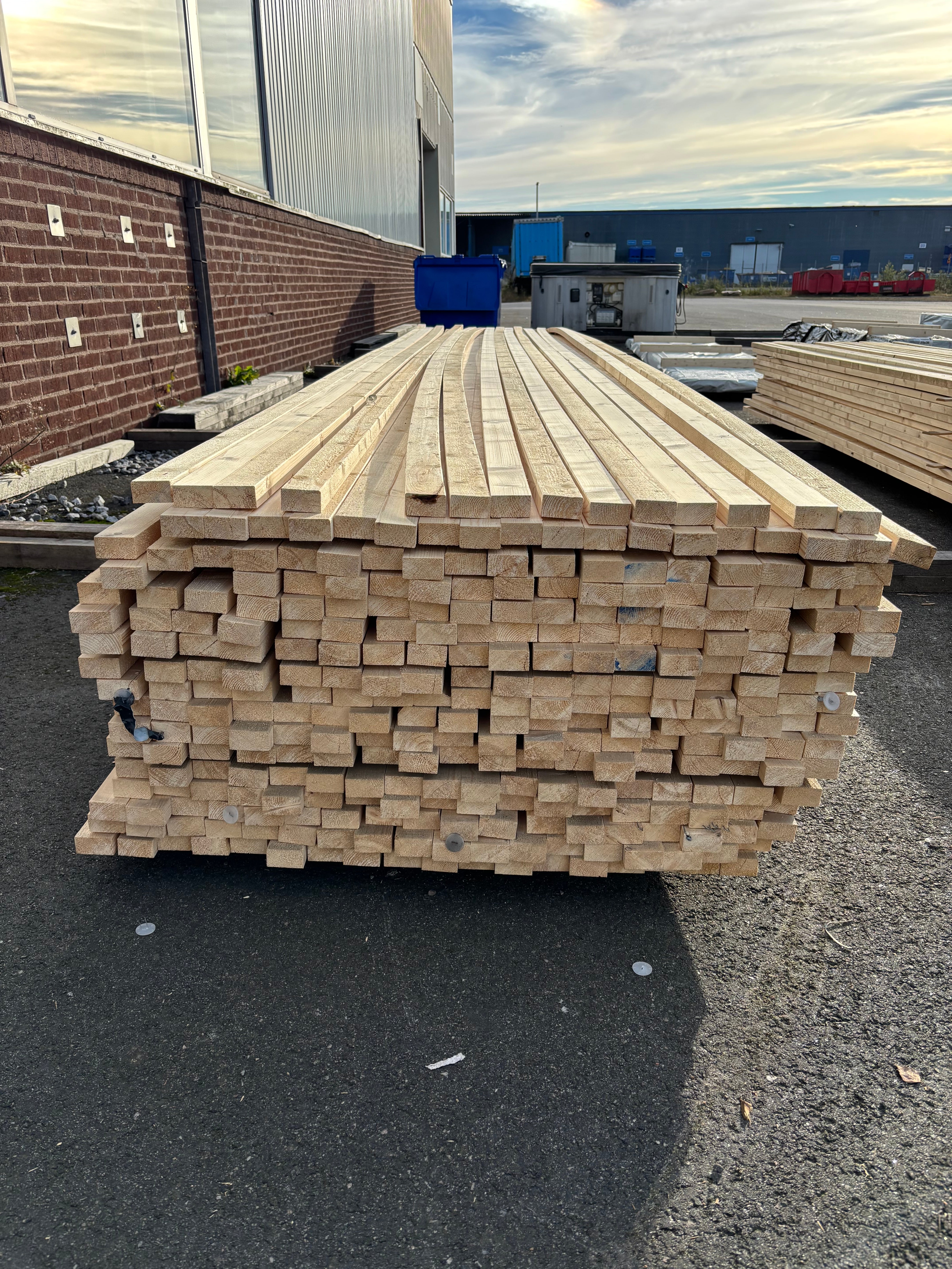 Paket Panel 28x51mm Finsågad – 272 st 5,40 m