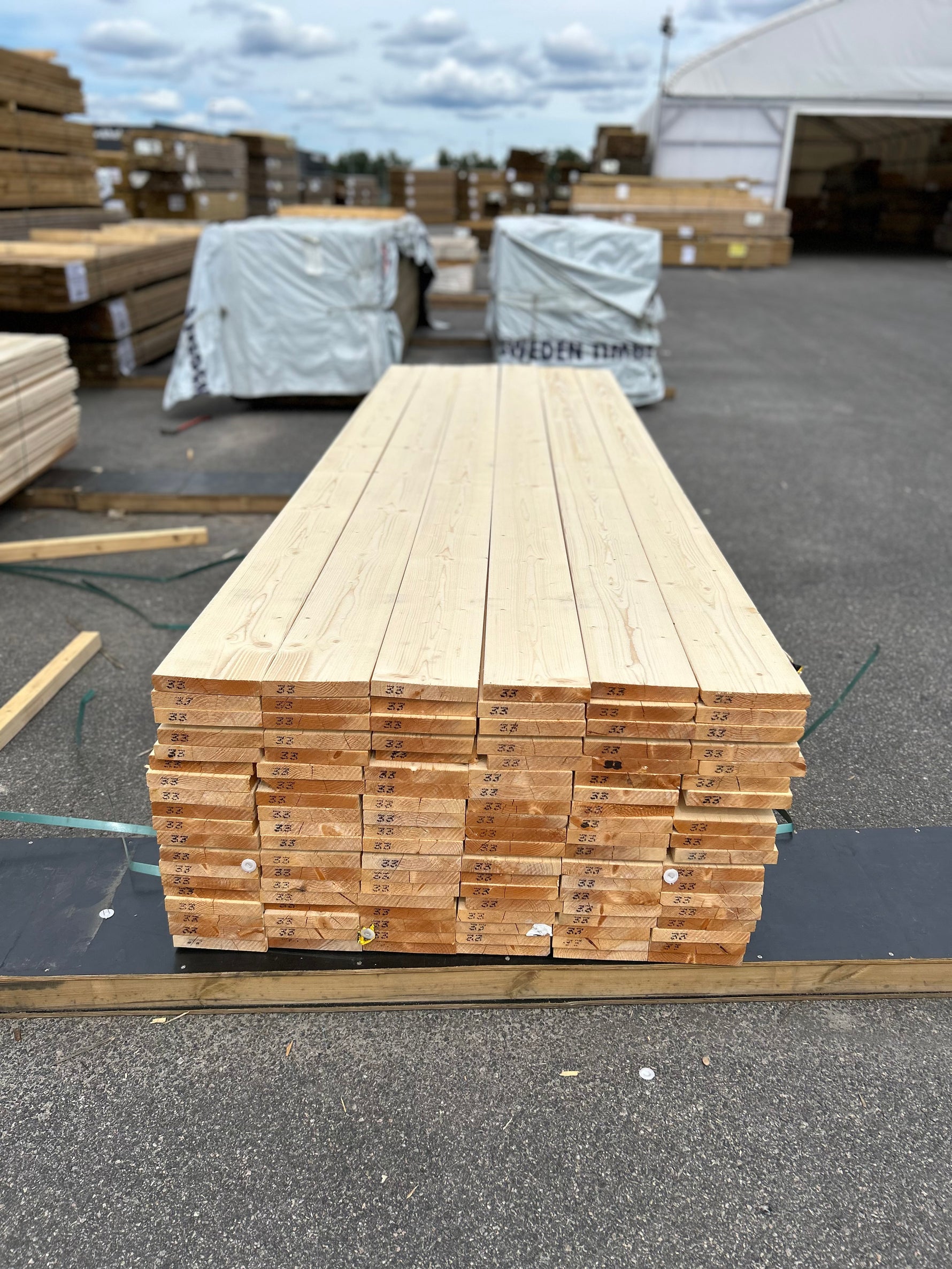 Paket Finsågade Brädor 28x170mm 3,30m 114st Obehandlade