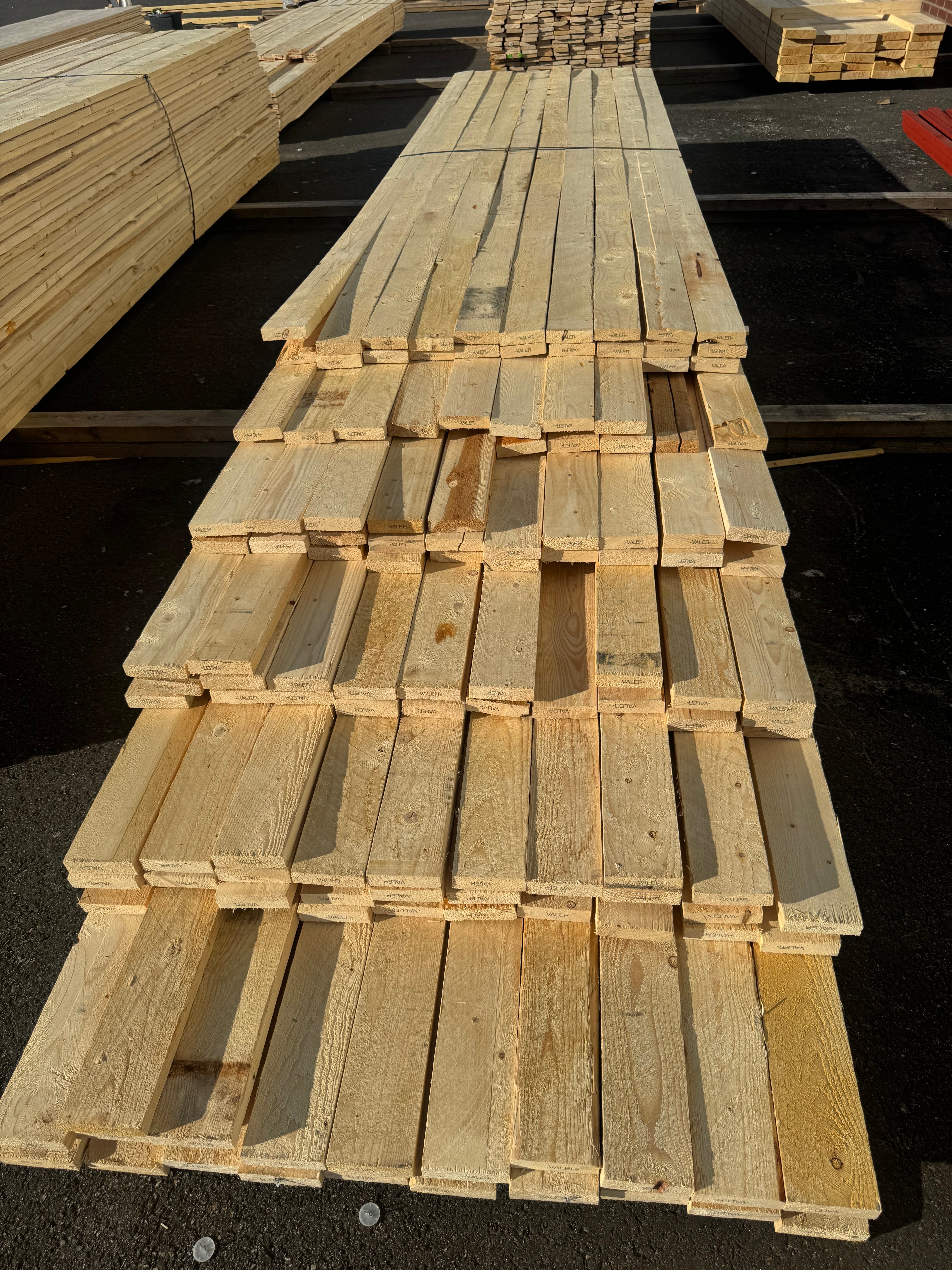 Paket Brädor 25x100 – 130st – Ohyvlat