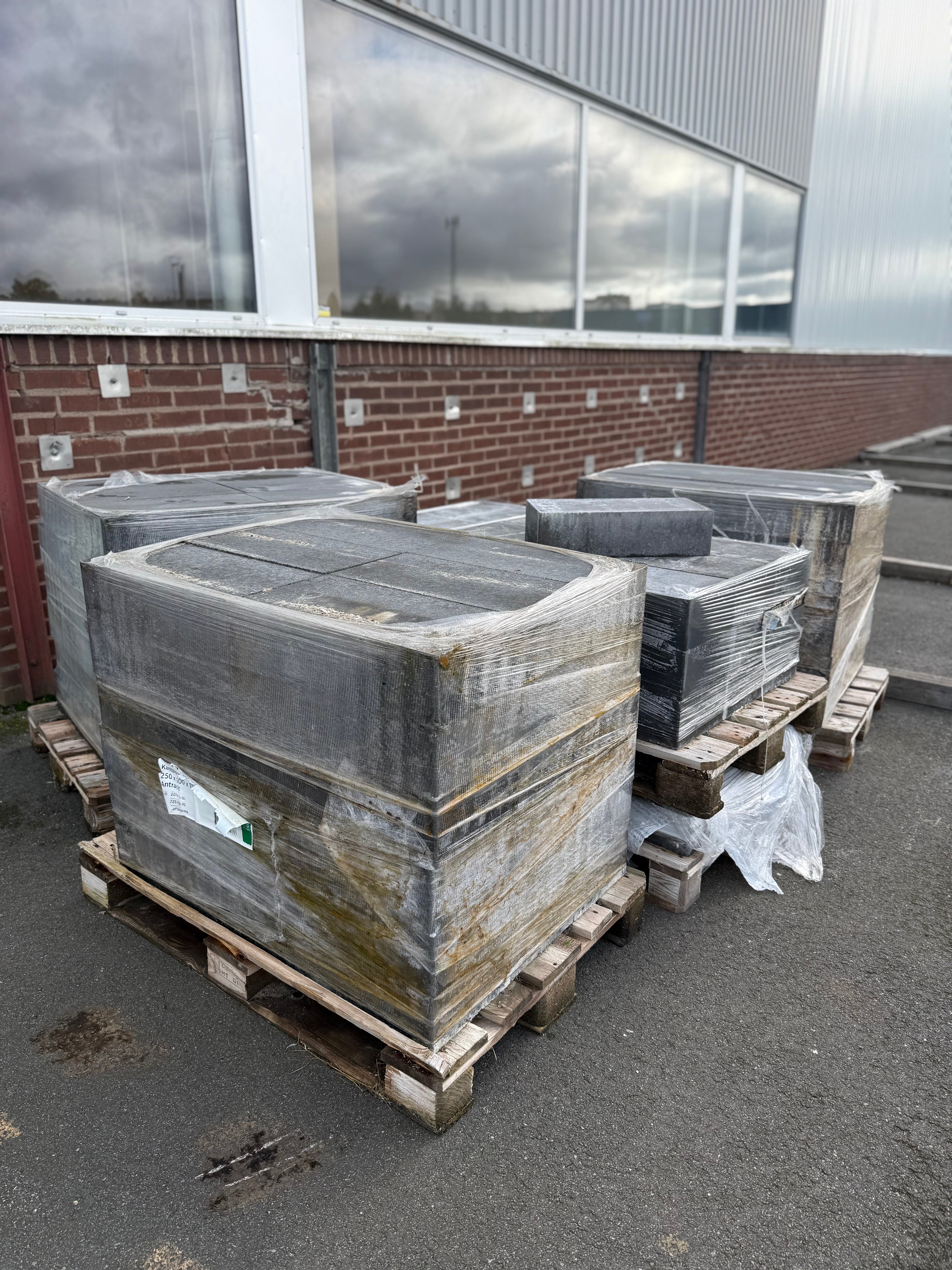 Kantblock 250x500x130mm – Antracit