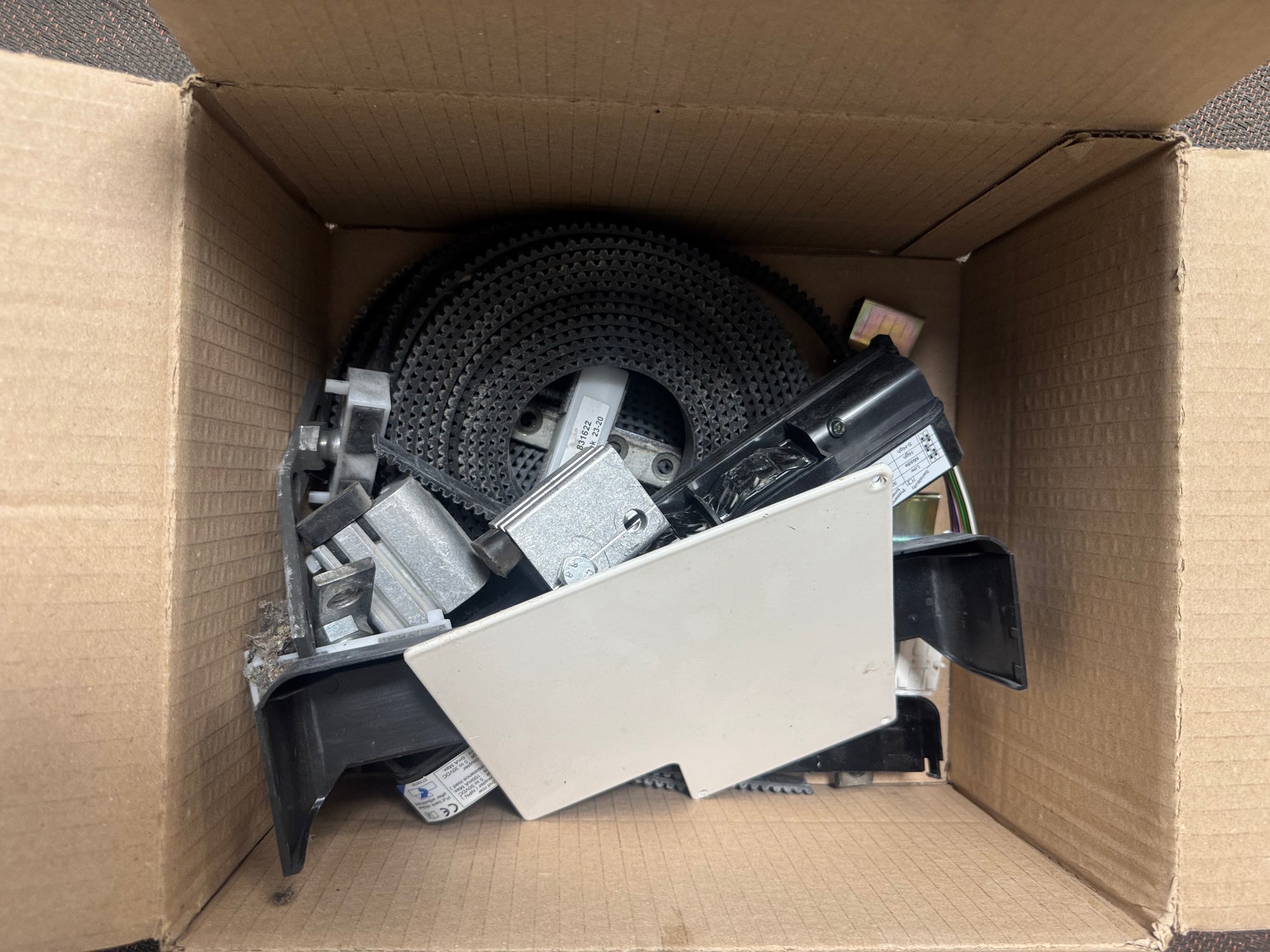 2 st Entréskjutparti – Besam (ASSA Abloy) - Spirec