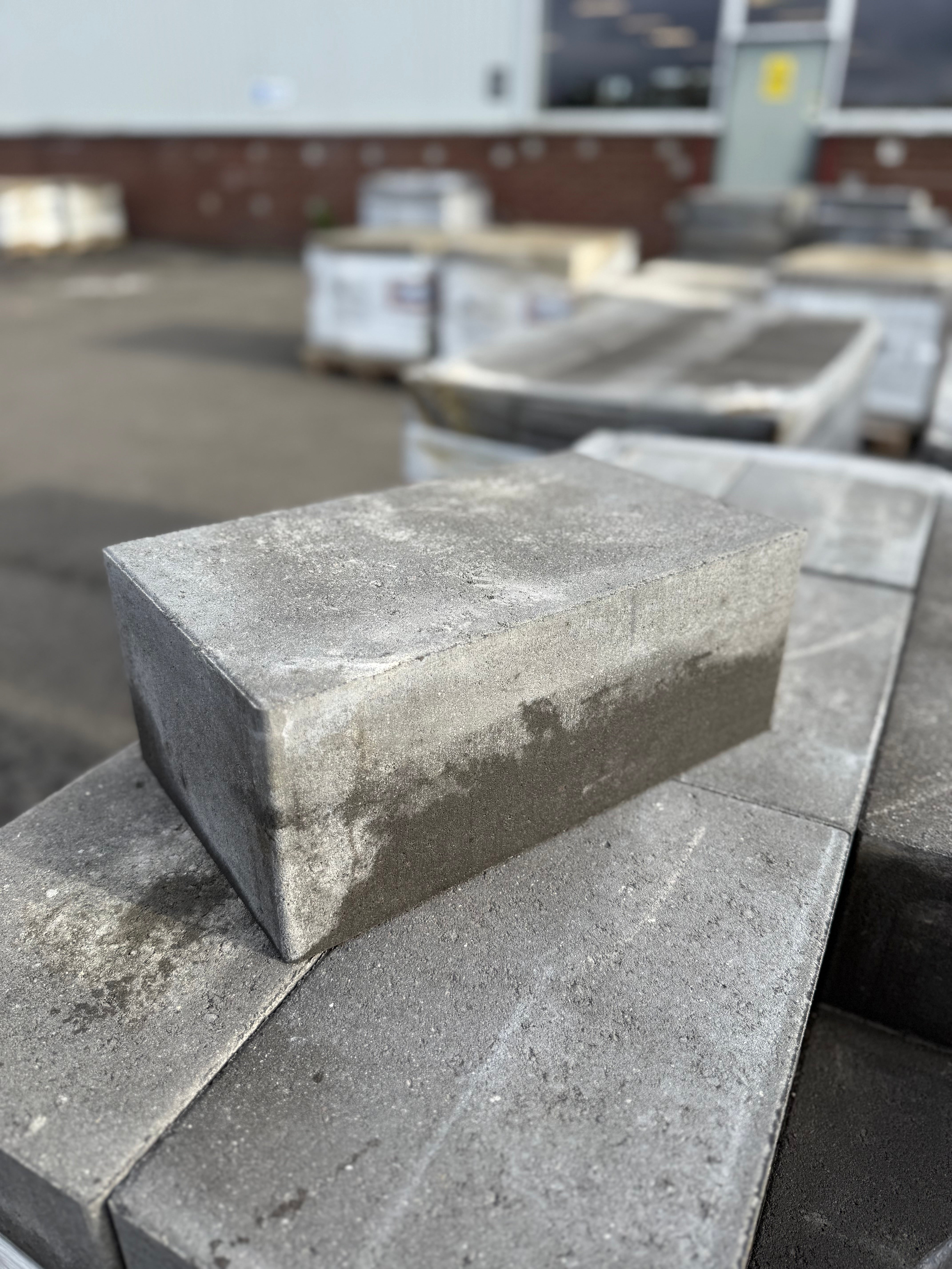 Kantblock 250x500x130mm – Antracit