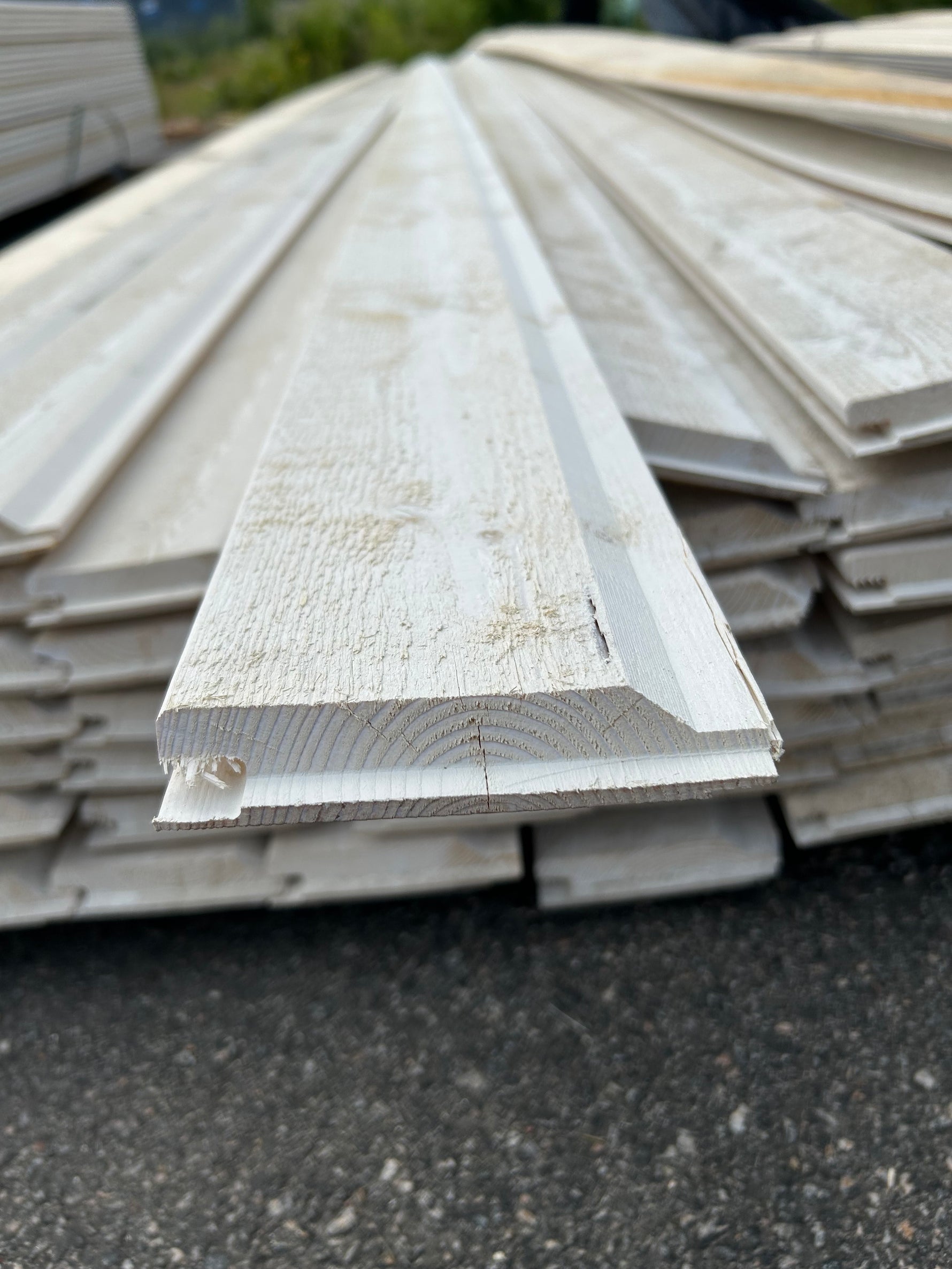 Paket Enkelfas Ändspont 22x120mm 65st 5.40m Grundmålad