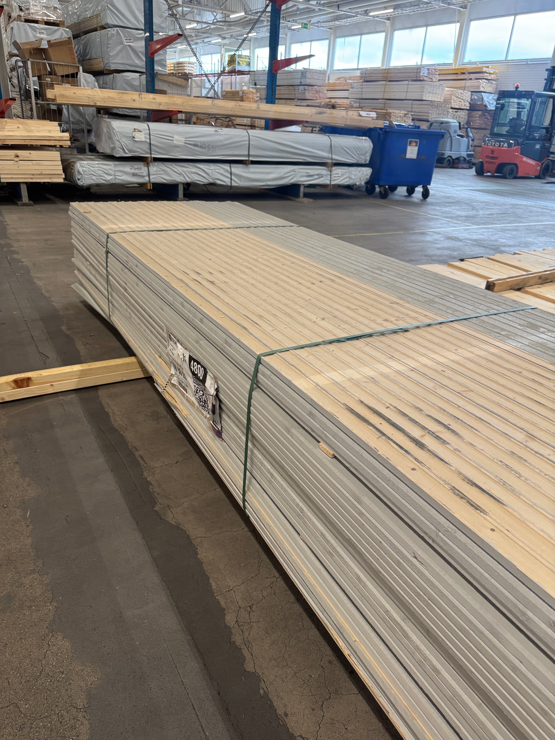 Paket Finsågad Fasadläkt 22x45mm 4,80m – 576 st Grå