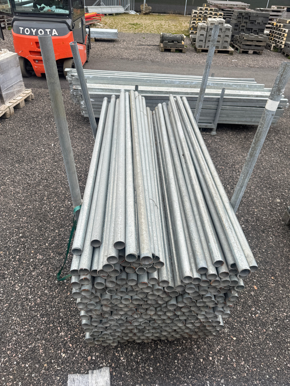 Pall Galvade Stålrör Ø45mm – 2,0m – 240st