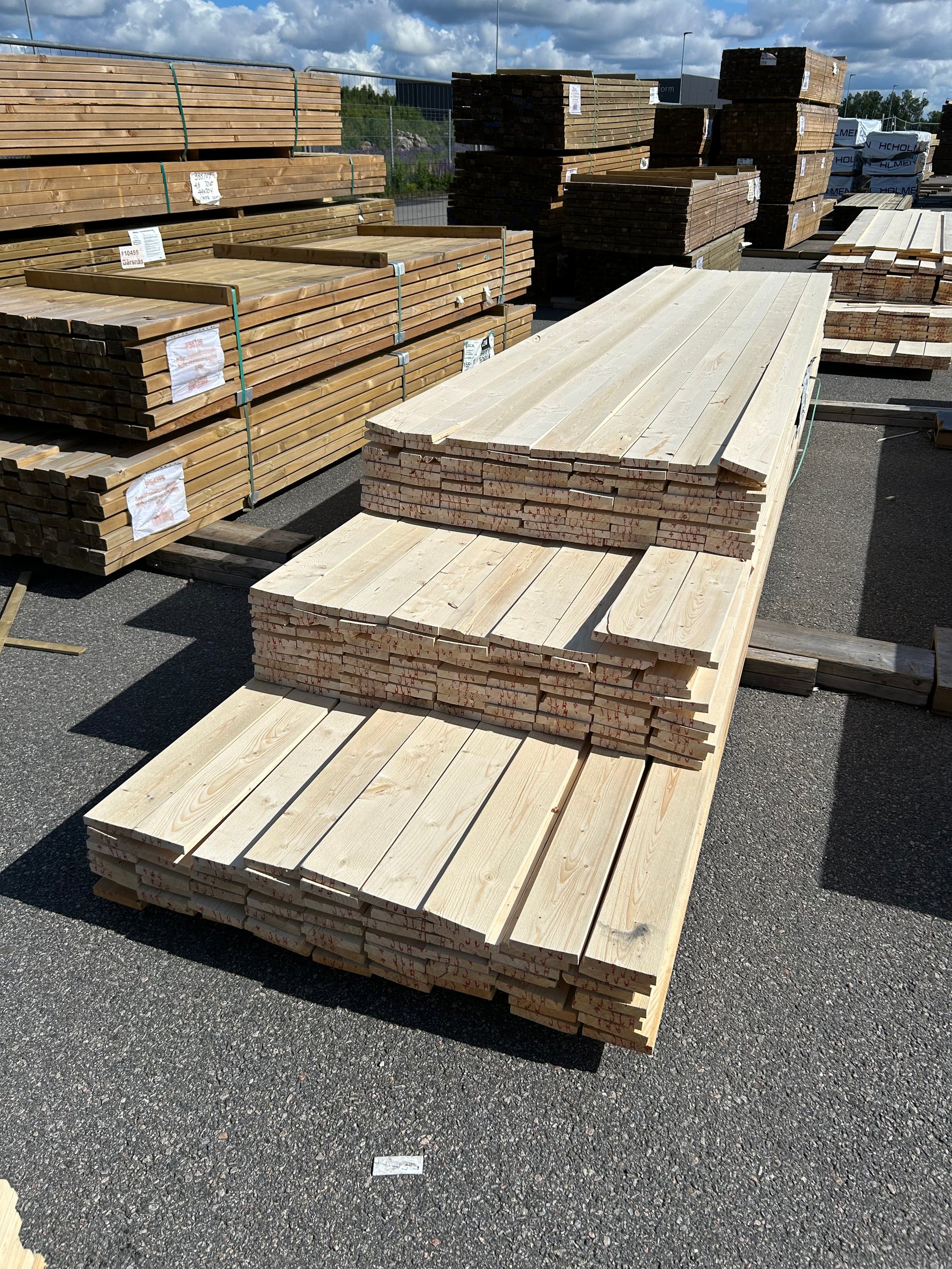 Paket Finsågade Brädor 22x120mm, 235st 4,20–5,40m (Andra sortering)