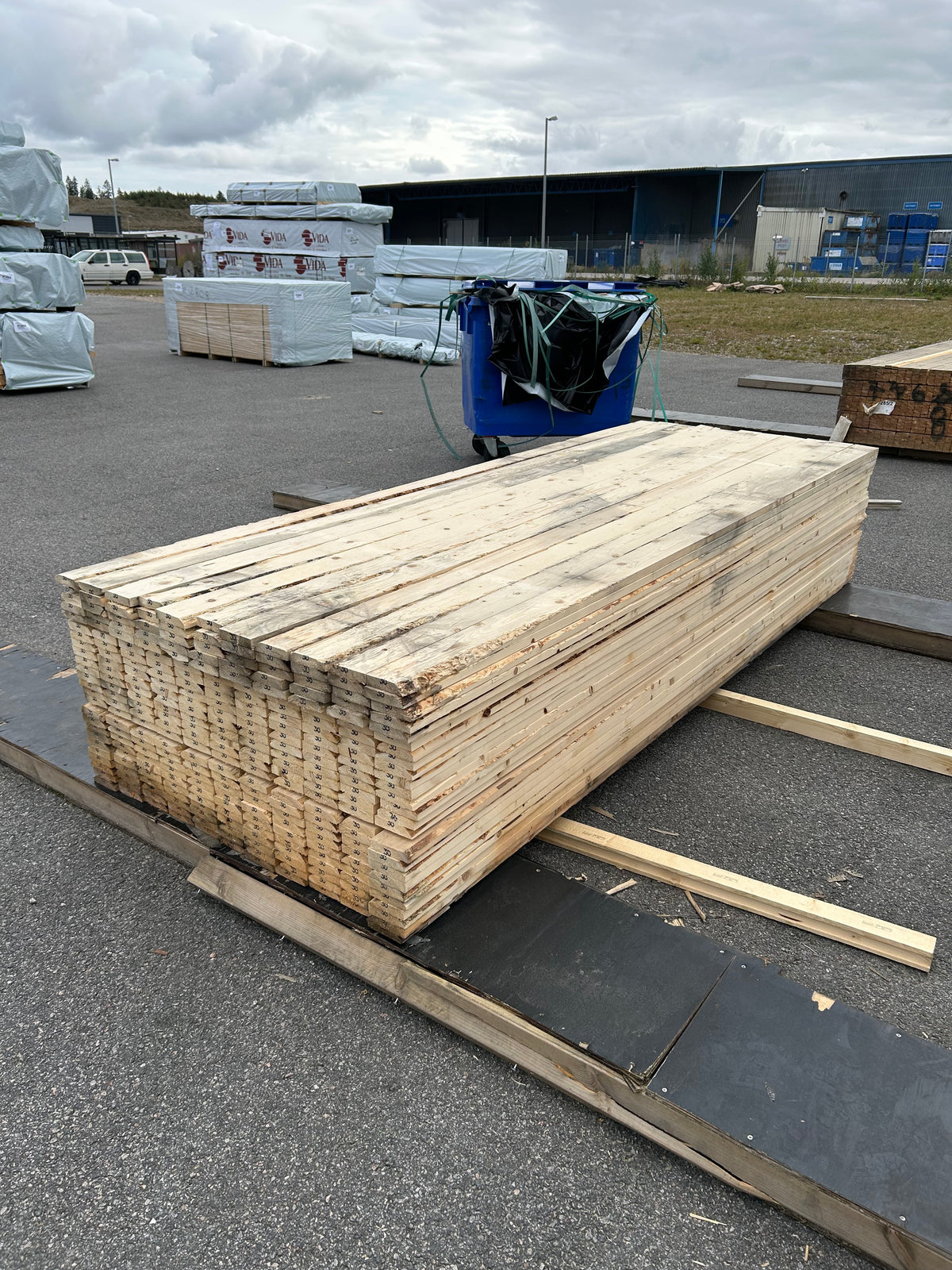 Paket Råsågade Brädor 22x95mm 3,00m 275st (fuktskadat)