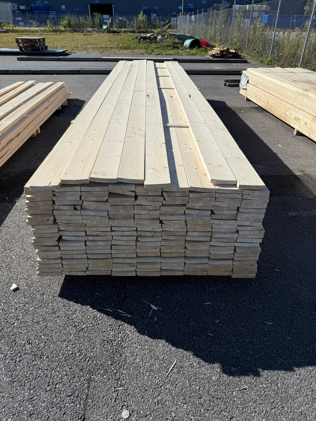 Paket Finsågade Brädor 22x120mm 4,80–5,40m 187st (Andra Sortering)