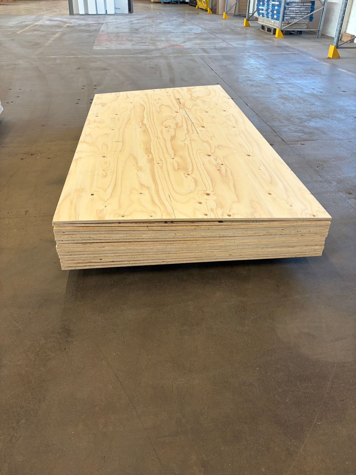 Paket Konstruktionsplywood 12×1200×2400 mm – 16 st