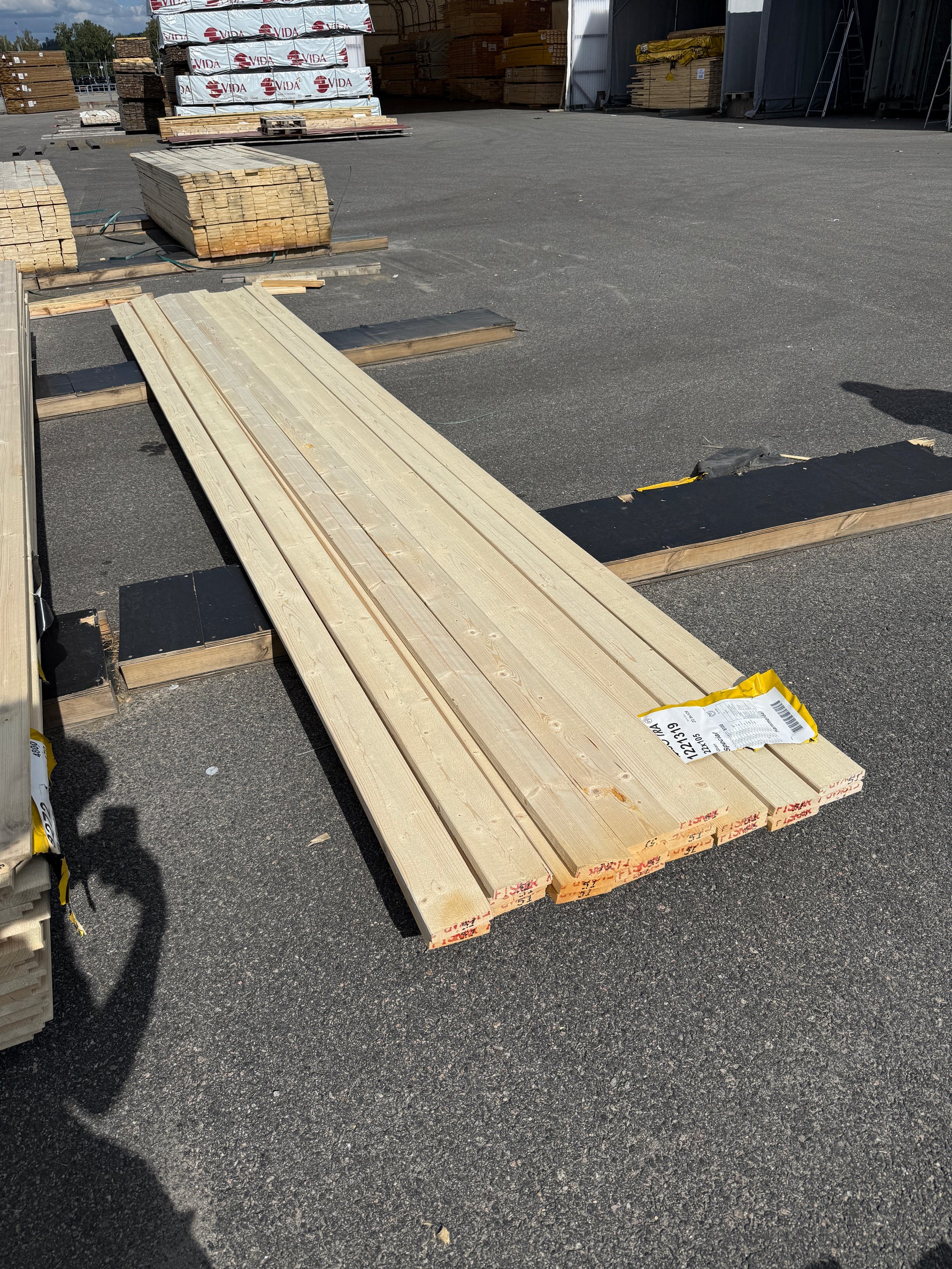 Paket Finsågade Brädor 22×105mm 5,10m 20st Obehandlad Gran