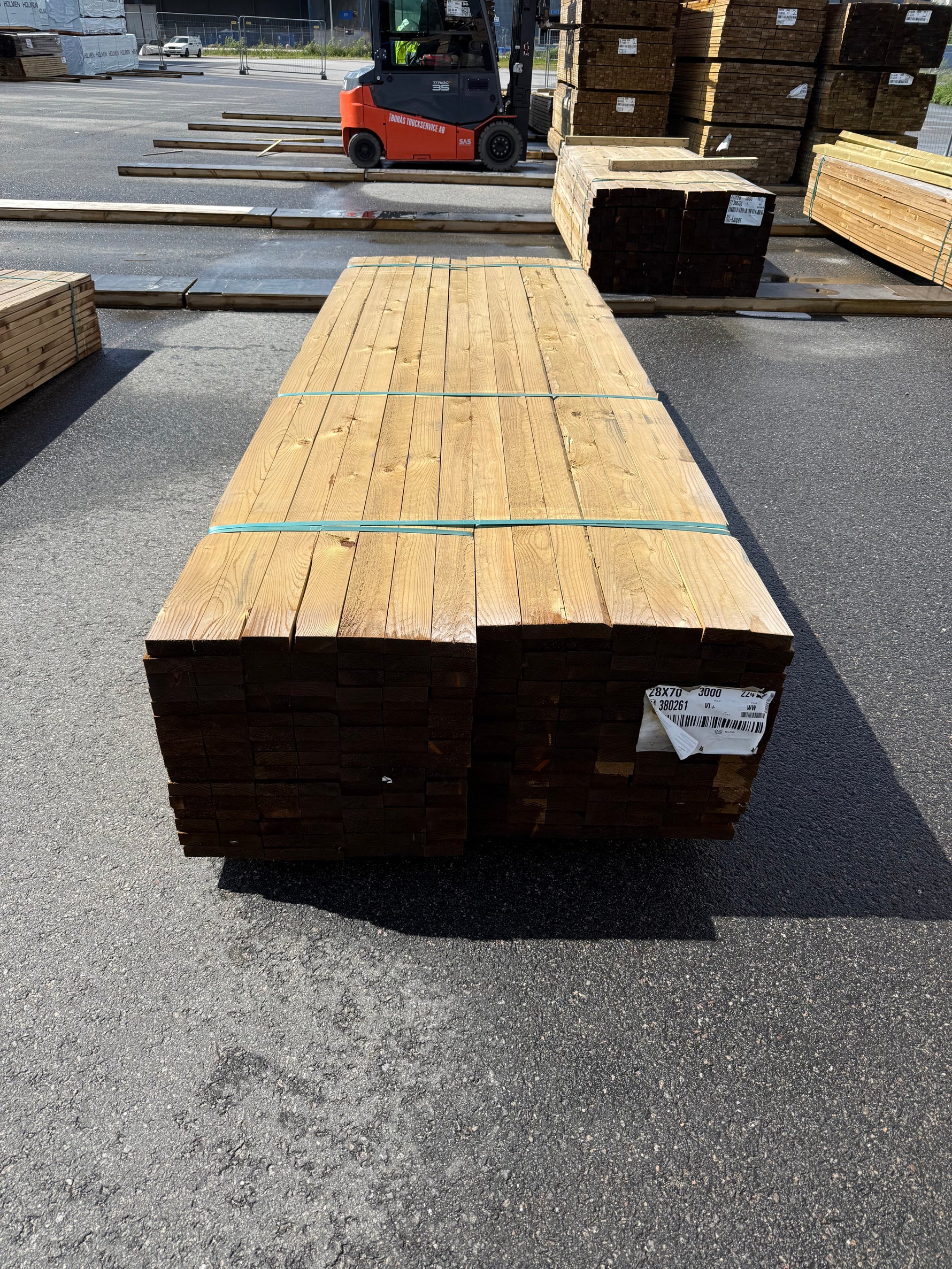 Tryckimpregnerad Staketribba 28x70mm, 3.0m (Säljs per styck)