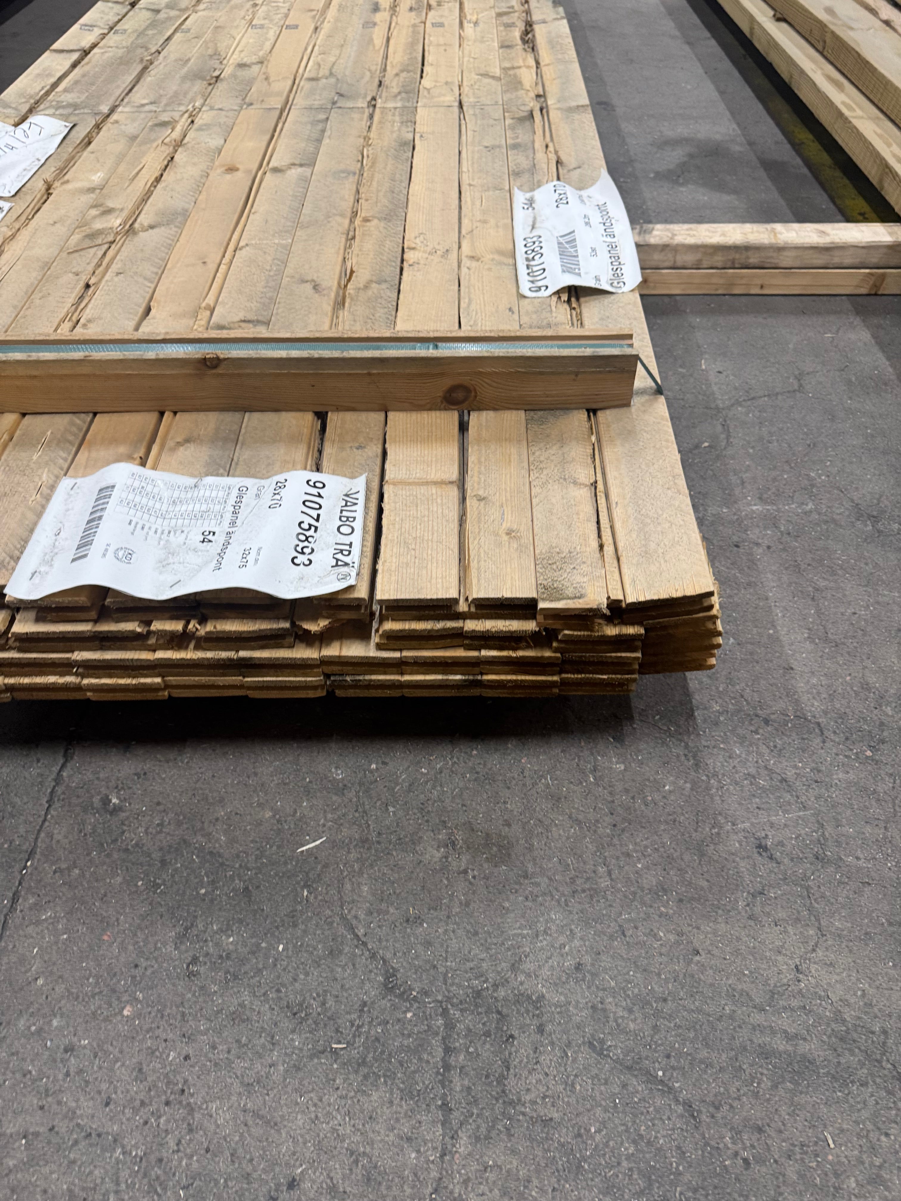 Paket Glespanel Felhyvlad 28x70mm – 60 st (5,40 m)