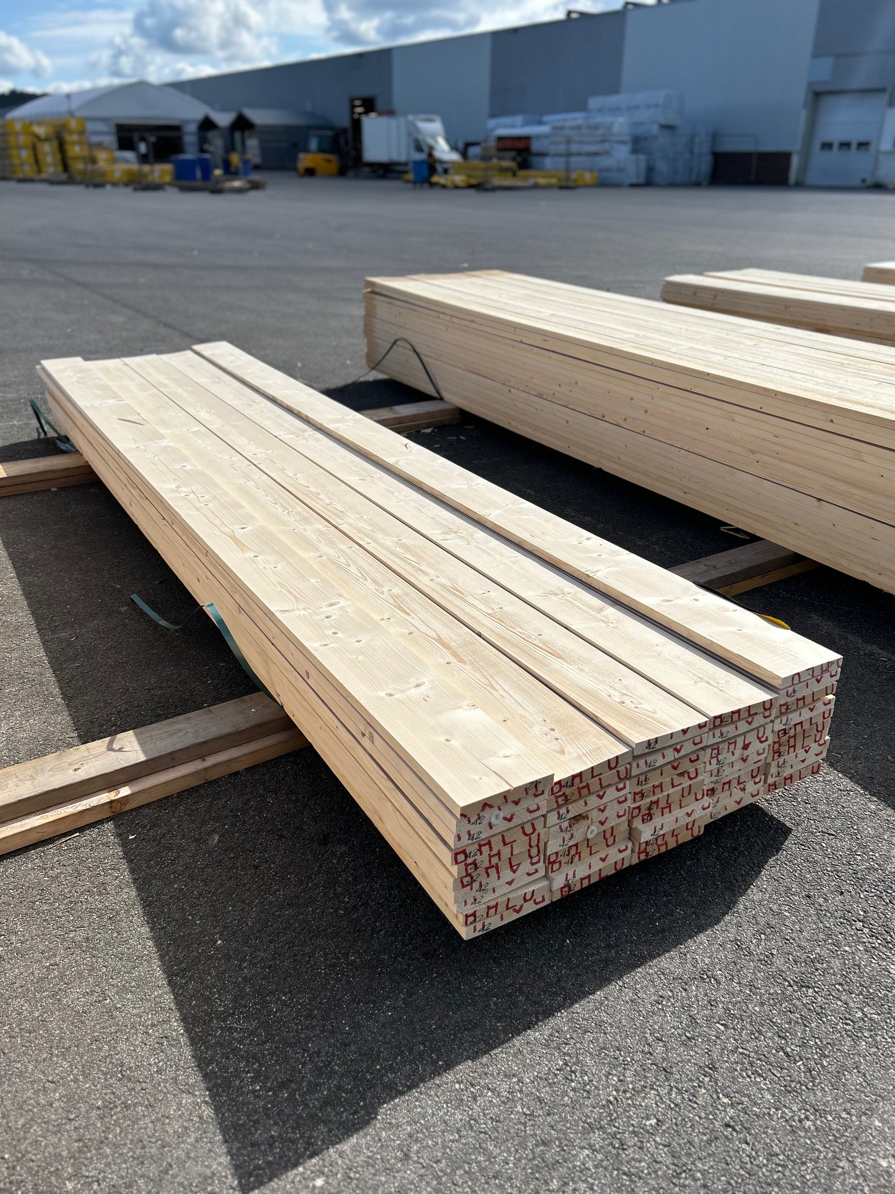 Paket Finsågade Brädor 28x195mm 4,20m 47st Obehandlade